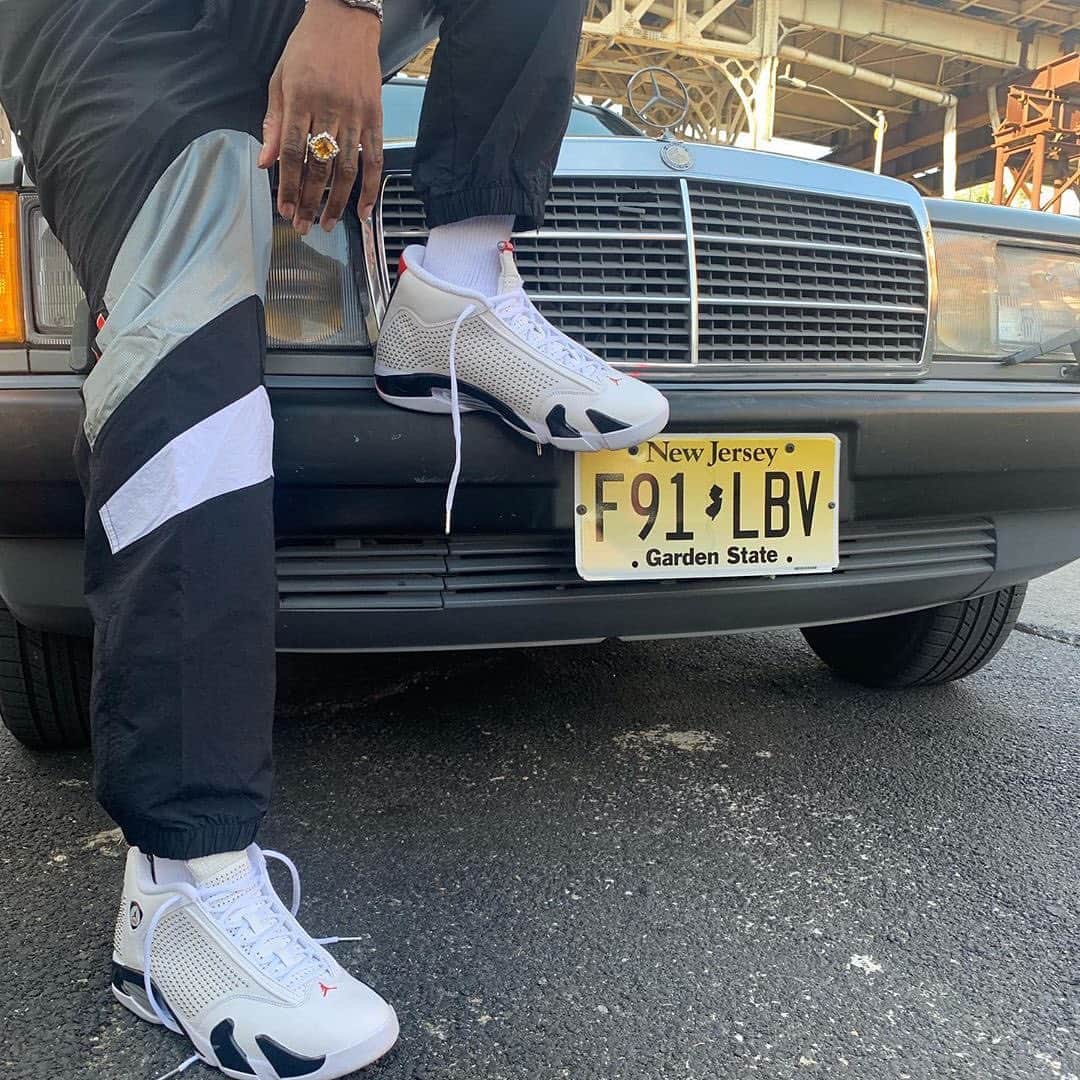 HYPEBEASTさんのインスタグラム写真 - (HYPEBEASTInstagram)「@hypebeastkicks: The first on-foot look at the upcoming @supremenewyork x @jumpman23 collaboration is here. The Air Jordan 14 returns courtesy of Bloody Osiris featuring a simple white and black colorway, metallic studs, and red Jumpman branding. Stay tuned for a release date. Photo: @bloodyosiris」5月24日 6時05分 - hypebeast