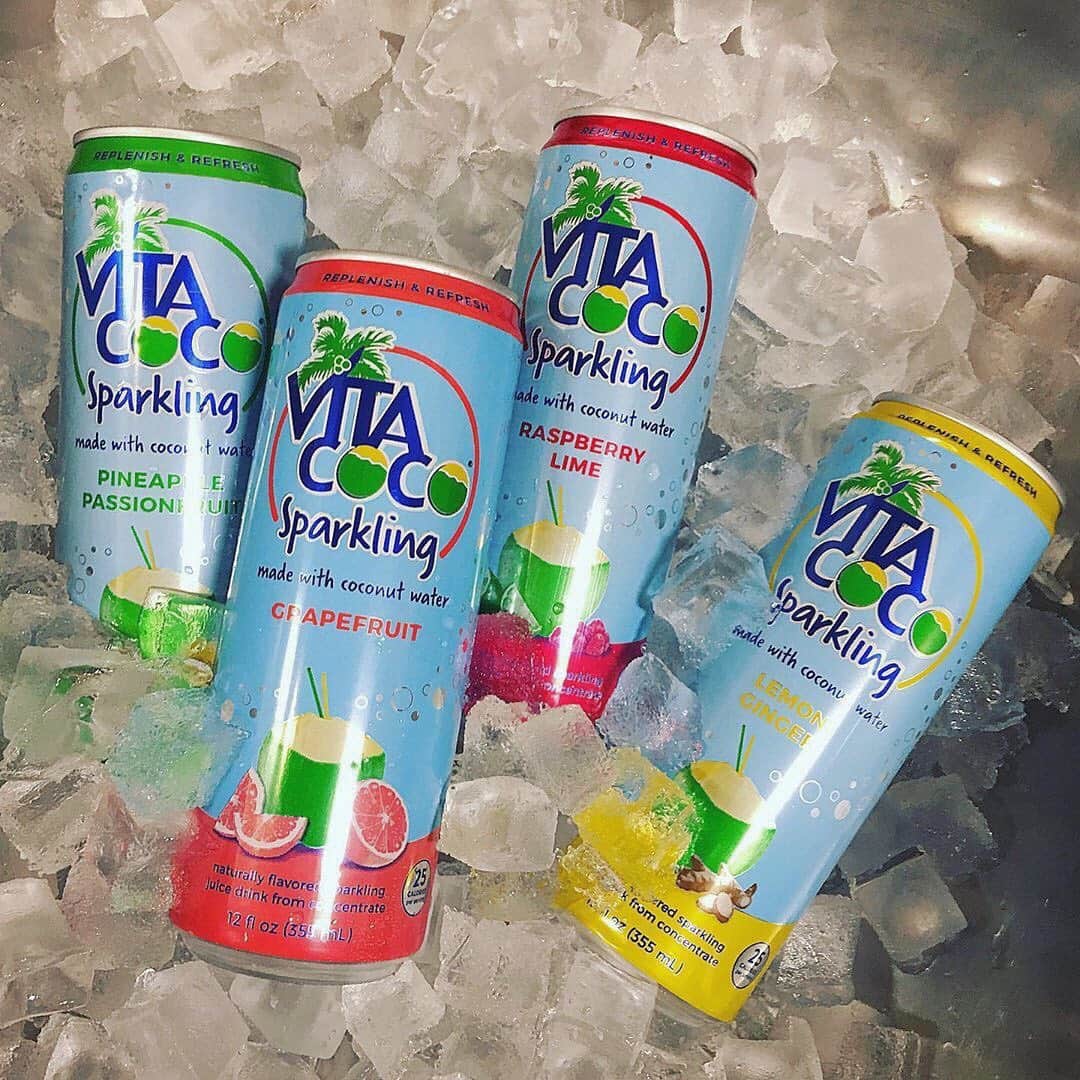 Vita Coco Coconut Waterのインスタグラム：「One Vita Coco Sparkling on the rocks please. #happyhour」