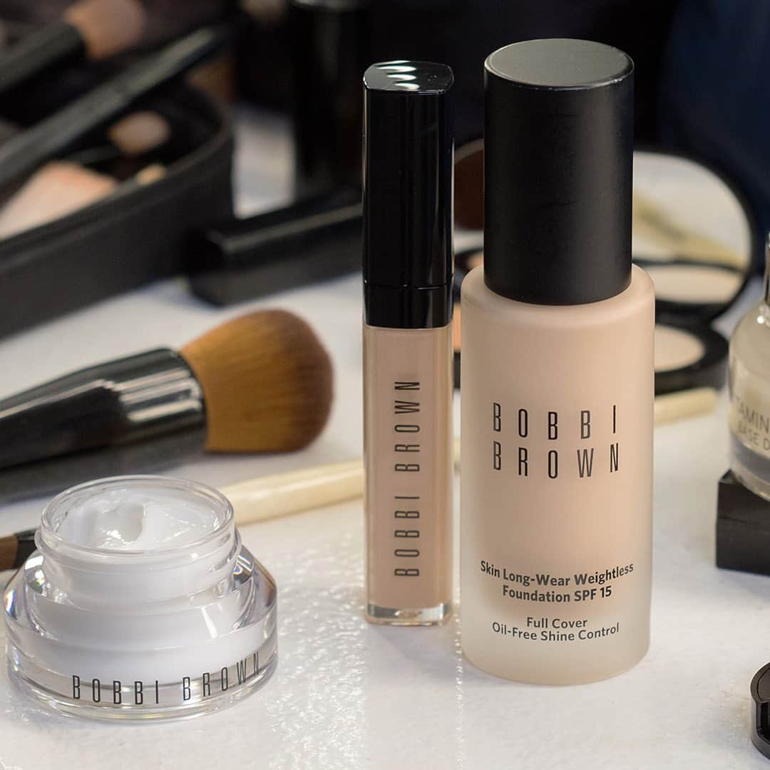 ボビイブラウンさんのインスタグラム写真 - (ボビイブラウンInstagram)「Here's everything you need for achieving a smooth base and skin-like finish that will enhance your natural complexion and last through #prom, #summer weddings or just Saturday night #selfies. 📷 Hydrating Eye Cream leaves skin feeling comfortable and conditioned with the help of #aloevera and #squalane 📷 Instant Full Cover Concealer brightens under eyes in one swipe 📷 Skin Long-Wear Weightless evens out skin with undertone-correct shades and stays color-true all day long 📷 Full Coverage Face Brush blends everything in for a flawless finish」5月24日 6時26分 - bobbibrown