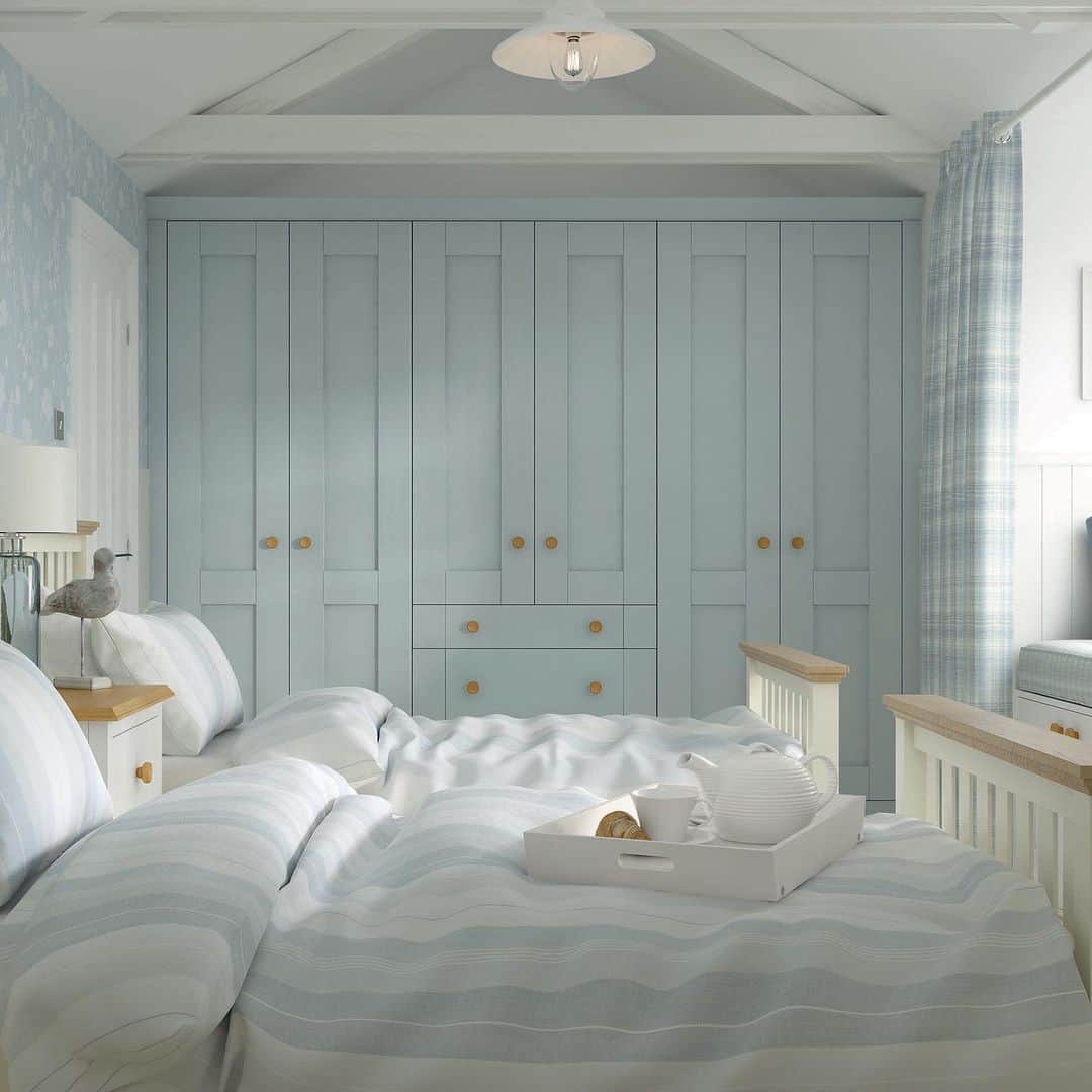 ローラアシュレイのインスタグラム：「Introducing the new range of Fitted Bedrooms by @LauraAshleyBedrooms. These timeless collections can cater to all tastes & preferences and are made to order to perfectly fit your bedroom space」