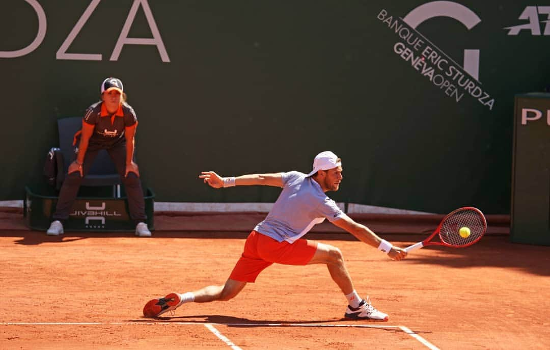 ラドゥ・アルボットさんのインスタグラム写真 - (ラドゥ・アルボットInstagram)「Into the semifinals at @banque_eric_sturdza_genevaopen  Keep it up!  #swiss #tennis #win」5月24日 7時02分 - radu.albot11