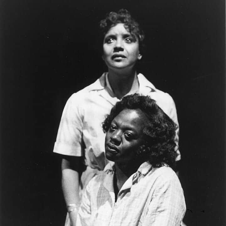 ヴィオラ・デイヴィスさんのインスタグラム写真 - (ヴィオラ・デイヴィスInstagram)「Me and the great Phylicia Rashad! ❤ #TBT ・・・ Can you name this classic theatre production? #TBT 📸: Michal Daniel Rp @juveeproductions」5月24日 7時30分 - violadavis