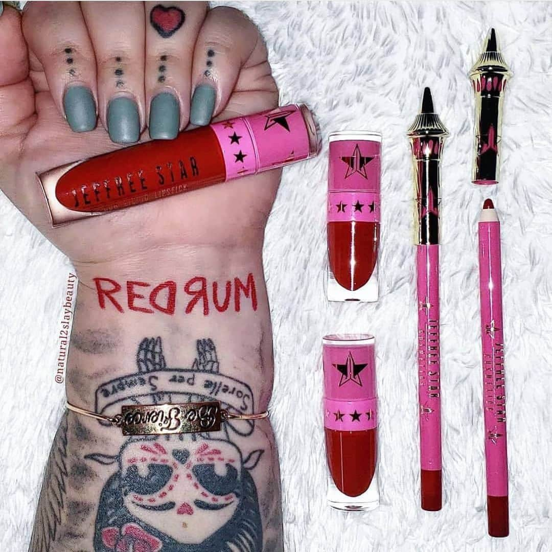 Jeffree Star Cosmeticsさんのインスタグラム写真 - (Jeffree Star CosmeticsInstagram)「The PERFECT shade of red... 😍❤️ The first #velourliquidlipstick shade we ever created was #Redrum and now it comes in #lipammunition & #velourlipliner formulas! 🔥 #jeffreestarcosmetics pic by: @natural2slaybeauty」5月24日 7時37分 - jeffreestarcosmetics