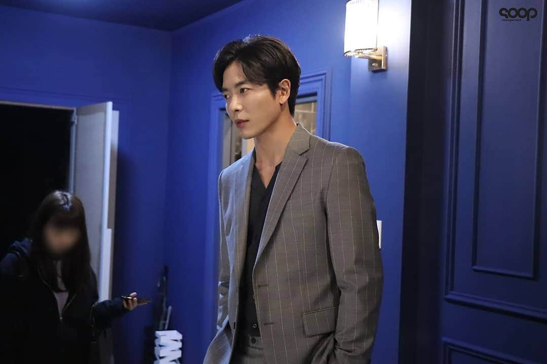 Just a girlさんのインスタグラム写真 - (Just a girlInstagram)「Kim JaeWook,  @jaeuck.kim “Her Private Life” Drama Set Behind-the-Scene 💖 . . . . . . .  #김재욱 #KimJaeWook #그녀의사생활#GeunyeoeuiSasaenghwal #HerPrivateLife#kdrama #koreanactor #koreandrama#koreanboy#맞팔 #셀스타그램 #셀카 #얼스타그램 #데일리 #선팔 #인스타그램  #l4l #f4f  #like4like #ootd  #おしゃれ #オシャレ #いいね返し #フォロー #韓国人 #韓国 #セルカ #自撮り #ファッション #フォロー」5月24日 8時10分 - cecithegirl