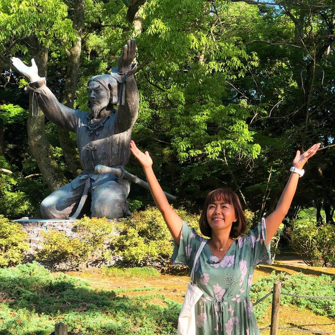 田中律子さんのインスタグラム写真 - (田中律子Instagram)「TOKAIケーブルネットワーク 『田中律子の旅するSUP』  SUPロケ終わりに出雲大社ロケへ⛩🙏 17時ギリギリに行ったので、人も少なく、厳かな雰囲気の中、お参りしてきました🙏  令和の出雲大社の御朱印もいただいて、平成と令和、両方揃いました✨御朱印帳を持って行かなかったことが悔やまれる😭  #出雲大社  #二拝四拍手一拝 #ムスビの御神像 #令和 #leonafitness #leonasurf」5月24日 8時18分 - ri2kotanaka