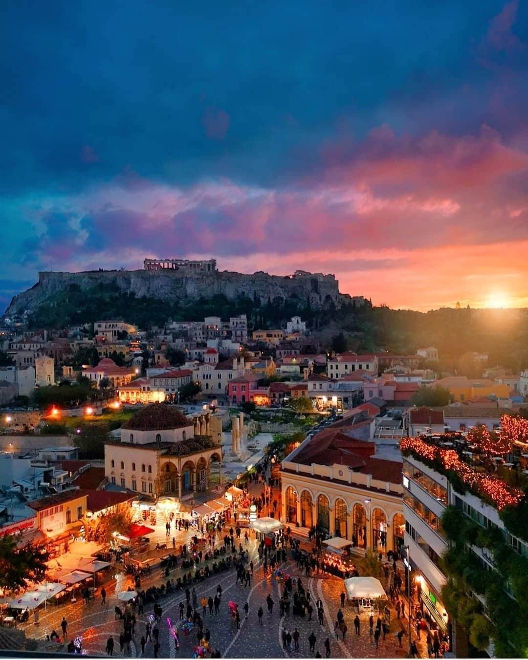 Travel + Leisureさんのインスタグラム写真 - (Travel + LeisureInstagram)「Travel to Athens is a must for history and archaeology buffs, but the city's hillsides and picturesque vistas will be equally appreciated by nature lovers. Read about Athens' unexpected renaissance at the link in bio! #tlpicks courtesy of @momentsofgregory」5月24日 8時11分 - travelandleisure