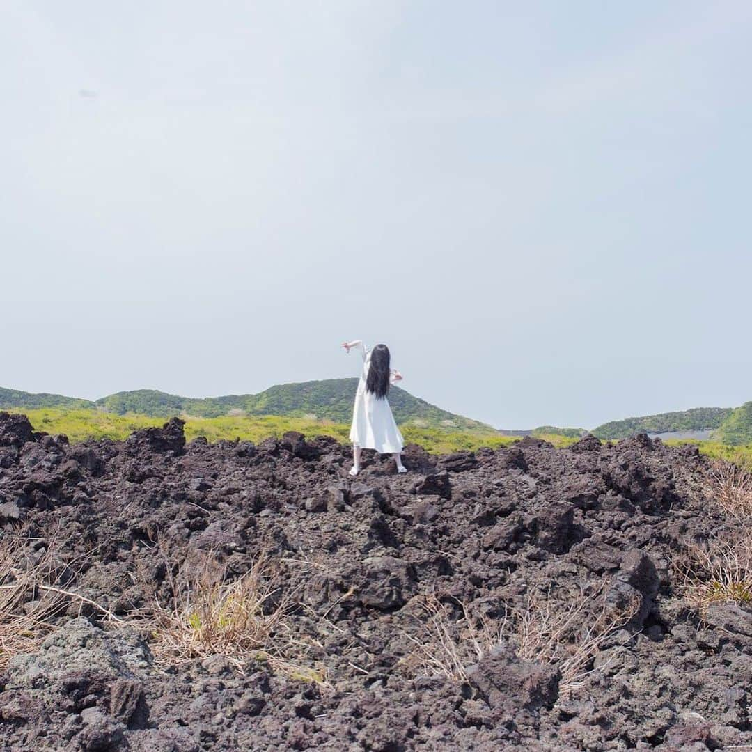 貞子のふらっと女子旅日記 〜撮って呪って進化して〜さんのインスタグラム写真 - (貞子のふらっと女子旅日記 〜撮って呪って進化して〜Instagram)「…ついにこの日がやってまいりましたッ！呪念の総結集…  みなさん、劇場でお会いしましょう‼️待ってるよーー❣️ ‎✧₊⁎ ٩川ﾟД川۶⁎⁺˳✧ #貞子  #本日公開！  #撮ったら…」5月24日 8時11分 - sadako_diary