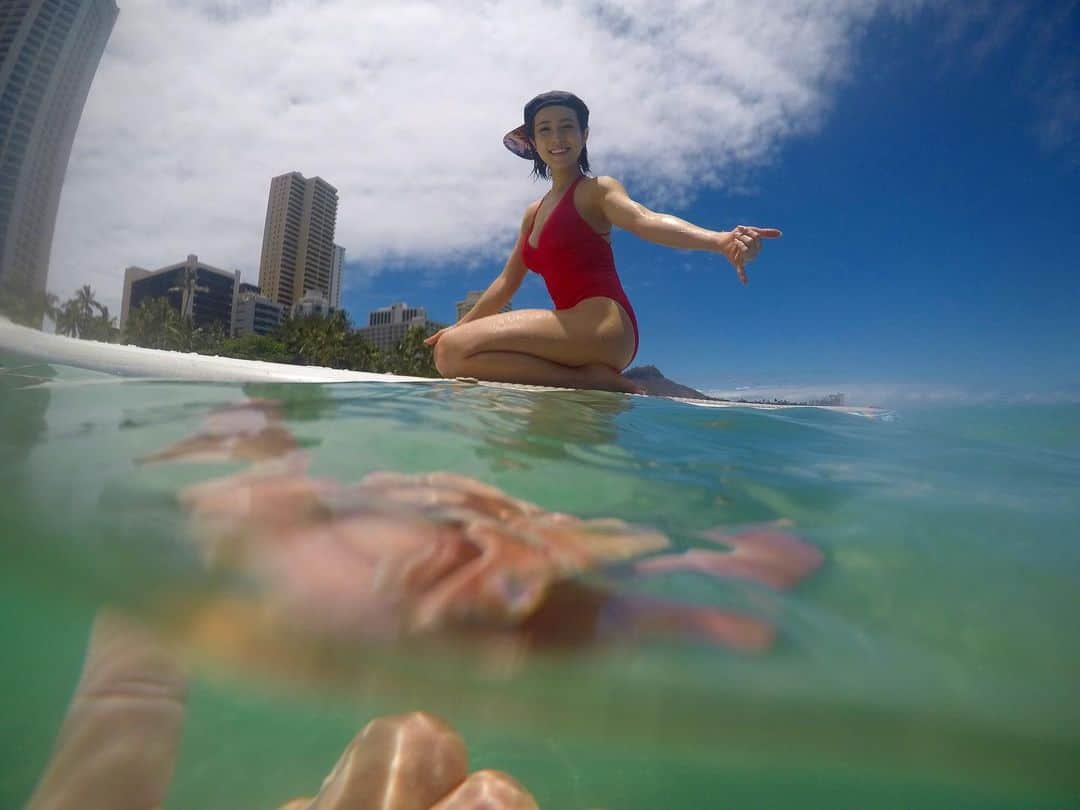 犬童美乃梨さんのインスタグラム写真 - (犬童美乃梨Instagram)「hello🤙🏻🏝 today's off✌🏻 surfing day 🏄‍♀️ . . #Hawaii #aloha  #surfing #sea  #japanesegirl  #bikinigirl #bikinimodel #gravure #gravuremodel  #gravureidol #red」5月24日 8時21分 - minudo