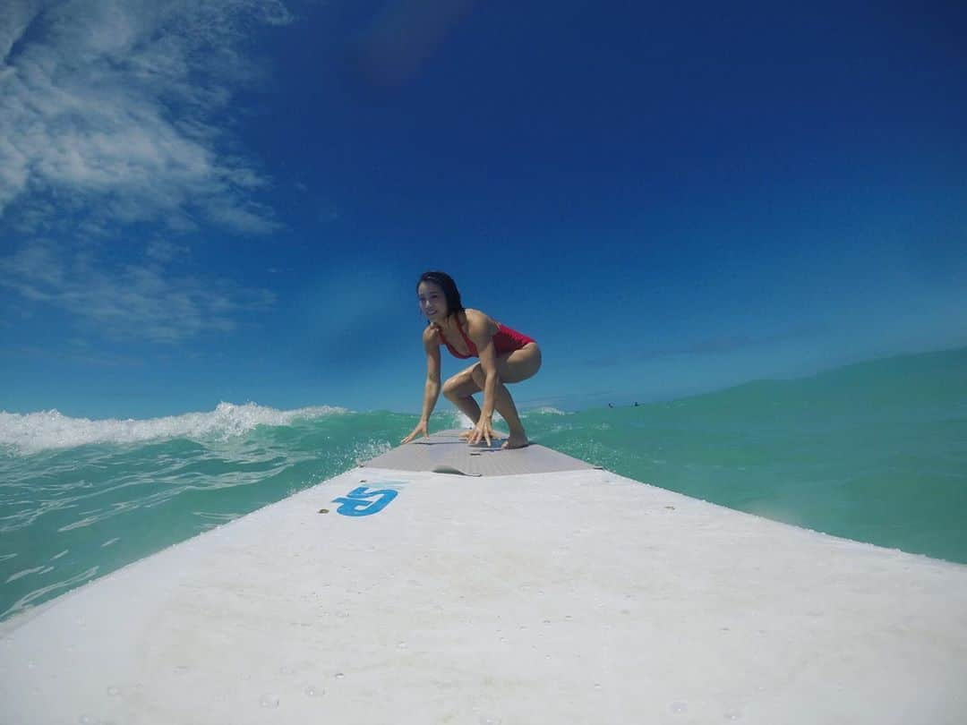 犬童美乃梨さんのインスタグラム写真 - (犬童美乃梨Instagram)「Today is a very nice day.✌🏻🏝✨ . . #Hawaii #aloha  #photo #sea #surfing #dayoff  #japanesegirl #happy」5月24日 8時53分 - minudo