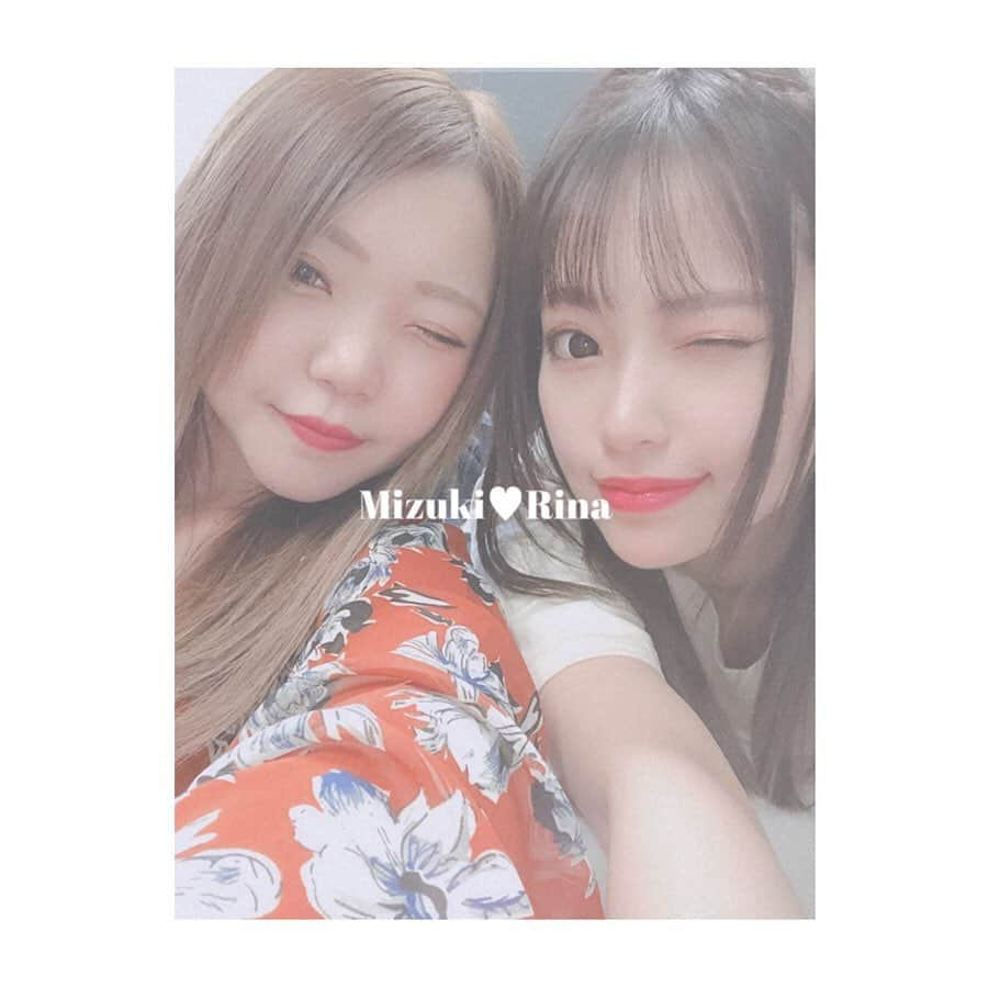 前川琳菜（りなち）さんのインスタグラム写真 - (前川琳菜（りなち）Instagram)「✩‧₊˚ . . 절친👭💕 . . #tagsforlikes #instadaily #instalike #instalove #instafollow #japangirl #instagood #instapic #me #selfie #followme #smile #팔로우 #소통 #셀카 #셀카그램 #셀카놀이 #셀카타임 #셀피 #셀스타그램 #훈스타그램 #팔로미 #얼스타그램 #모델 #セルカ #自撮り女子」5月24日 9時02分 - rina__maekawa