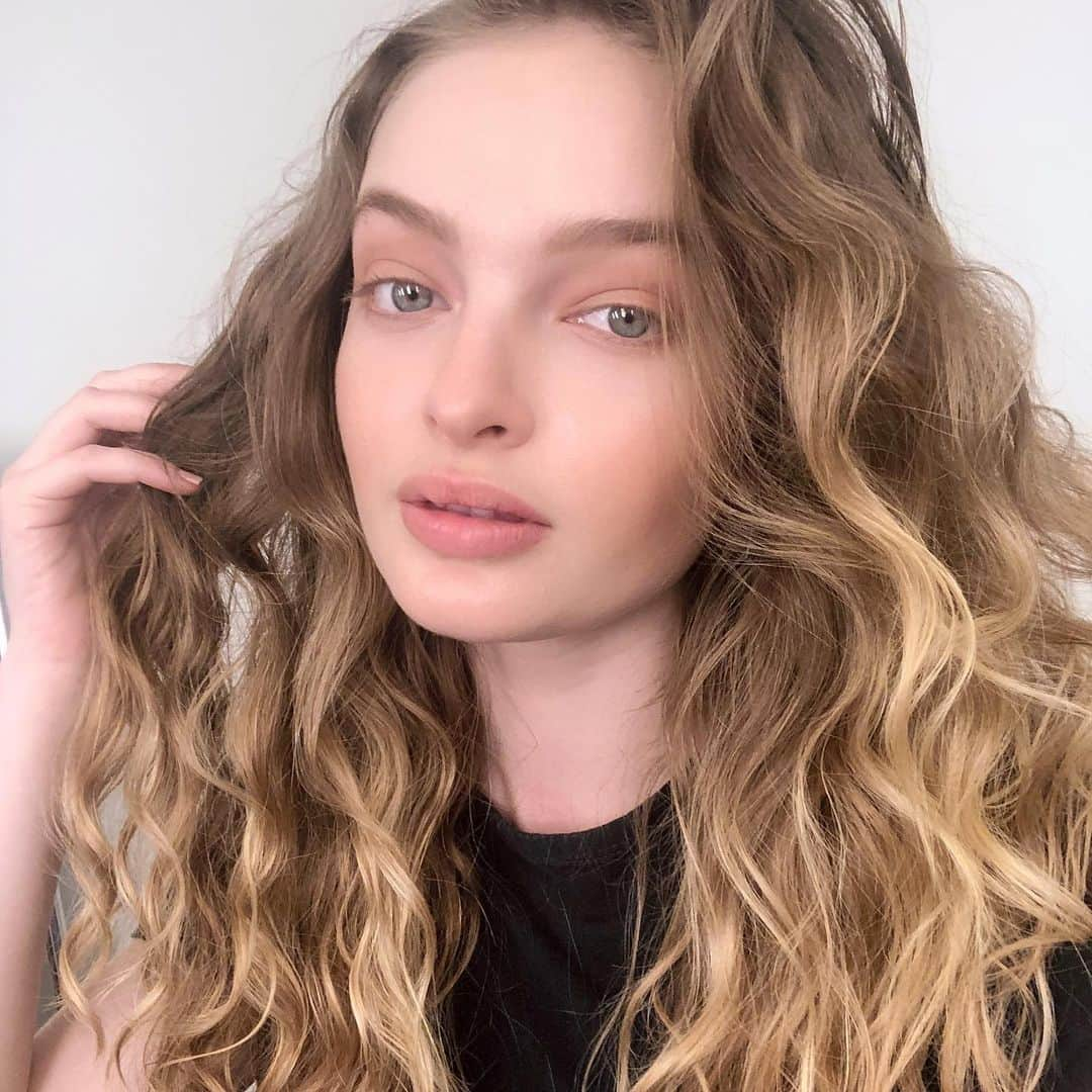 Lacy Redwayさんのインスタグラム写真 - (Lacy RedwayInstagram)「last one guys .... Girl #4 of the day ! We had a curly good time 😊 . #HairByLacyRedway  Cc: @nexxusnysalon @real_simple #nexxuspartner #nexxushair #spon」5月24日 9時08分 - lacyredway