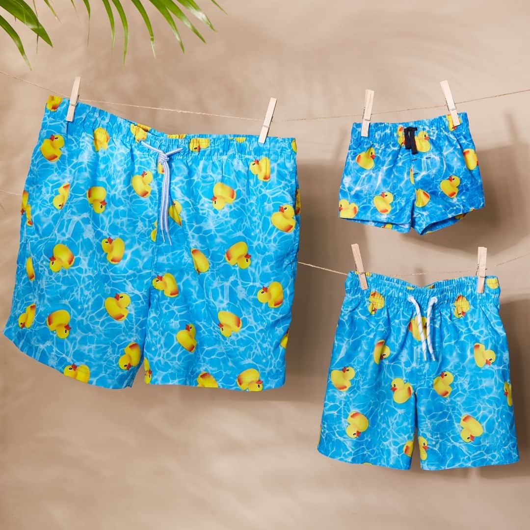 プリマークさんのインスタグラム写真 - (プリマークInstagram)「It's a rubber duck invasion 🐤 Men's Shorts £5/€6/$8, Baby 2PK £4/€6, Kids' Shorts £4/€5.50 (Available in: 🇬🇧🇩🇪🇳🇱🇦🇹🇧🇪) #Primark #swimwear #summer」5月24日 19時00分 - primark