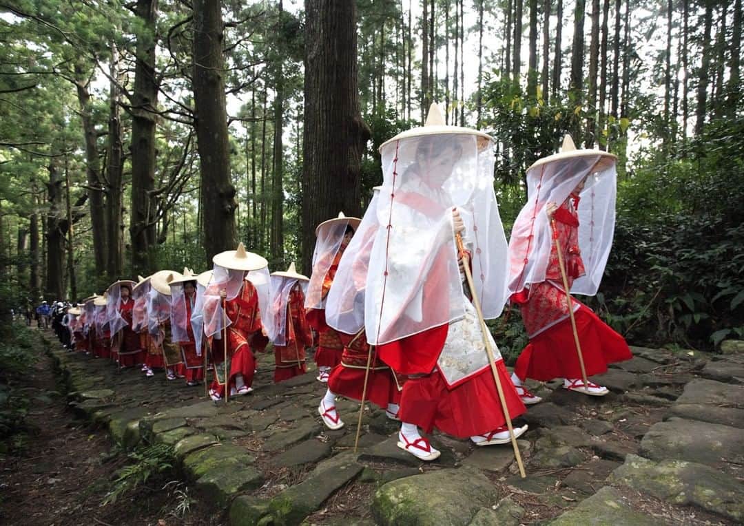 Visit Wakayamaさんのインスタグラム写真 - (Visit WakayamaInstagram)「. Female power on the sacred Kumano Kodo trail.」5月24日 19時00分 - visitwakayama
