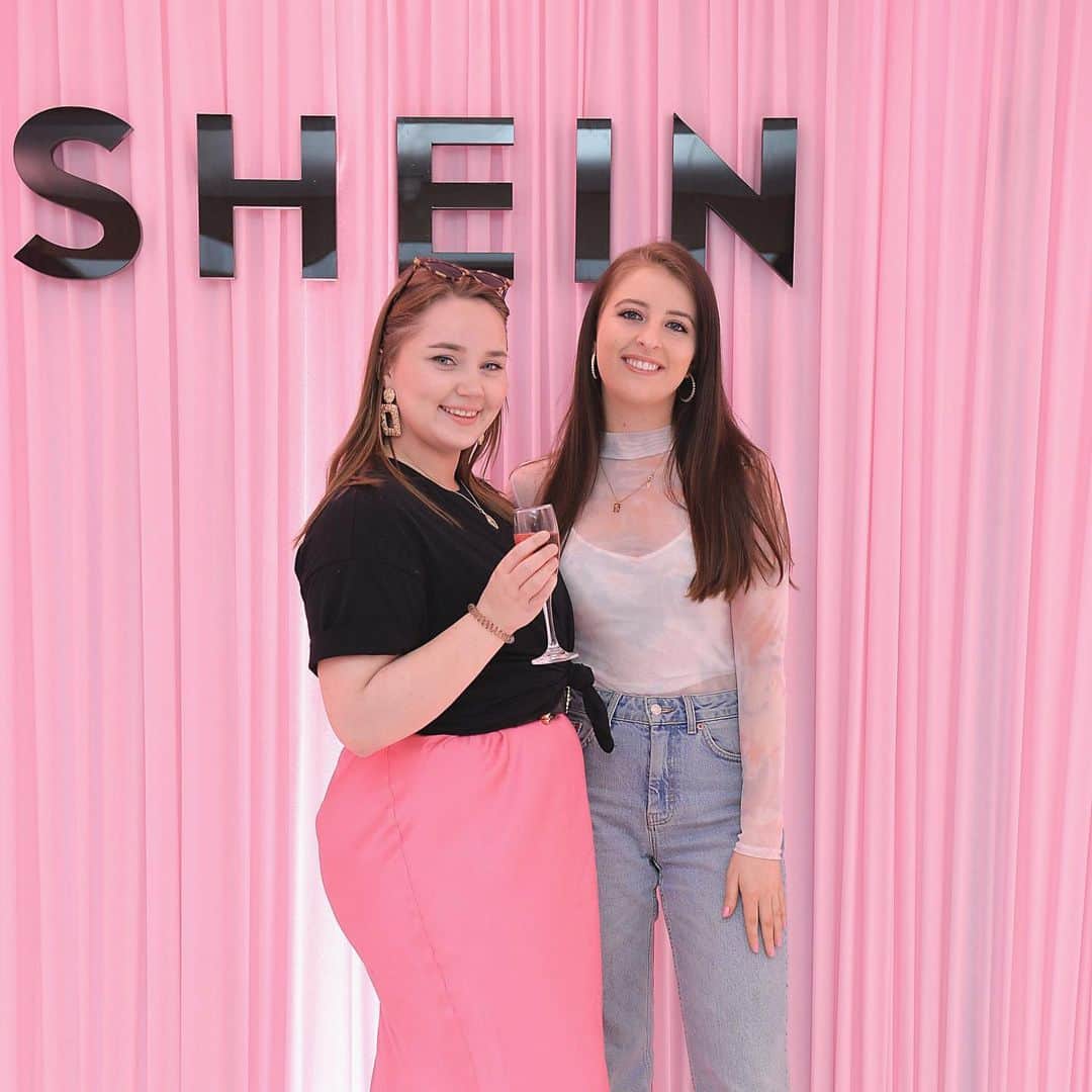 SHEINさんのインスタグラム写真 - (SHEINInstagram)「#SHEINtakesLondon #MeetSHEIN 💖WE’RE OPEN💖 Come and shop our summer collection in our Oxford Circus pop up Store! 🌞 We have all sizes available, swimwear, accessories, giveaways, discounts and more! We’re only here today & tomorrow so be quick 🌴🙌🏼 🛍 🇬🇧 Address: 67 Great Titchfield Street, London, W1W 7PT Open: 24th & 25th May 10am-8pm」5月24日 19時16分 - sheinofficial