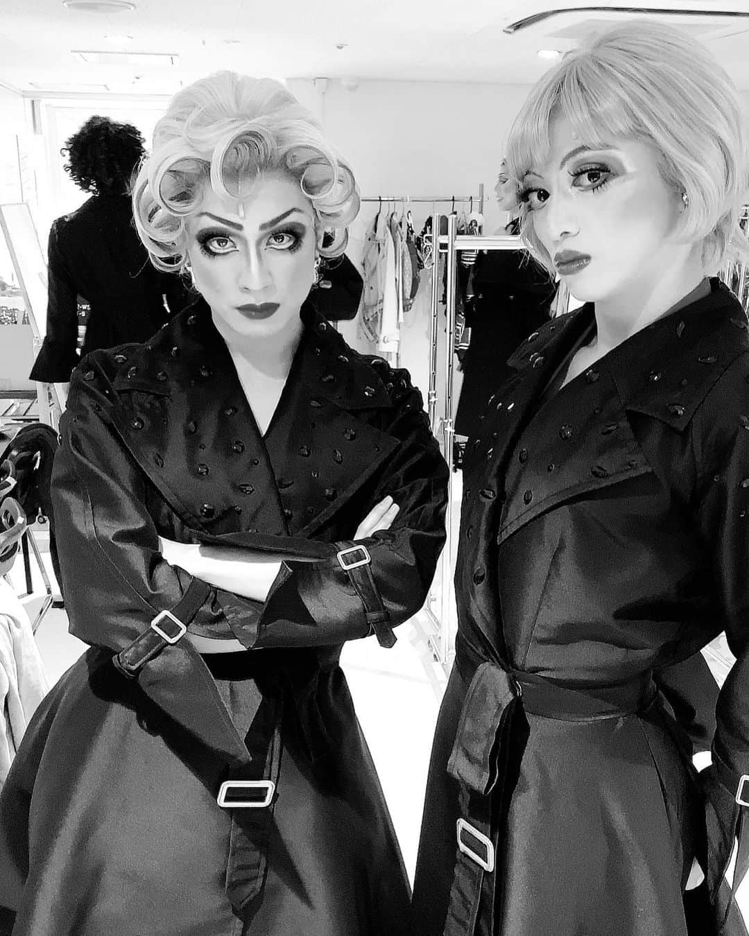 風間由次郎のインスタグラム：「🦵🦵🦵🦵🦵🦵🦵👠👠👠👠👠👠 本日もありがとうございました💄 #キンキーブーツ  #カウントダウン」