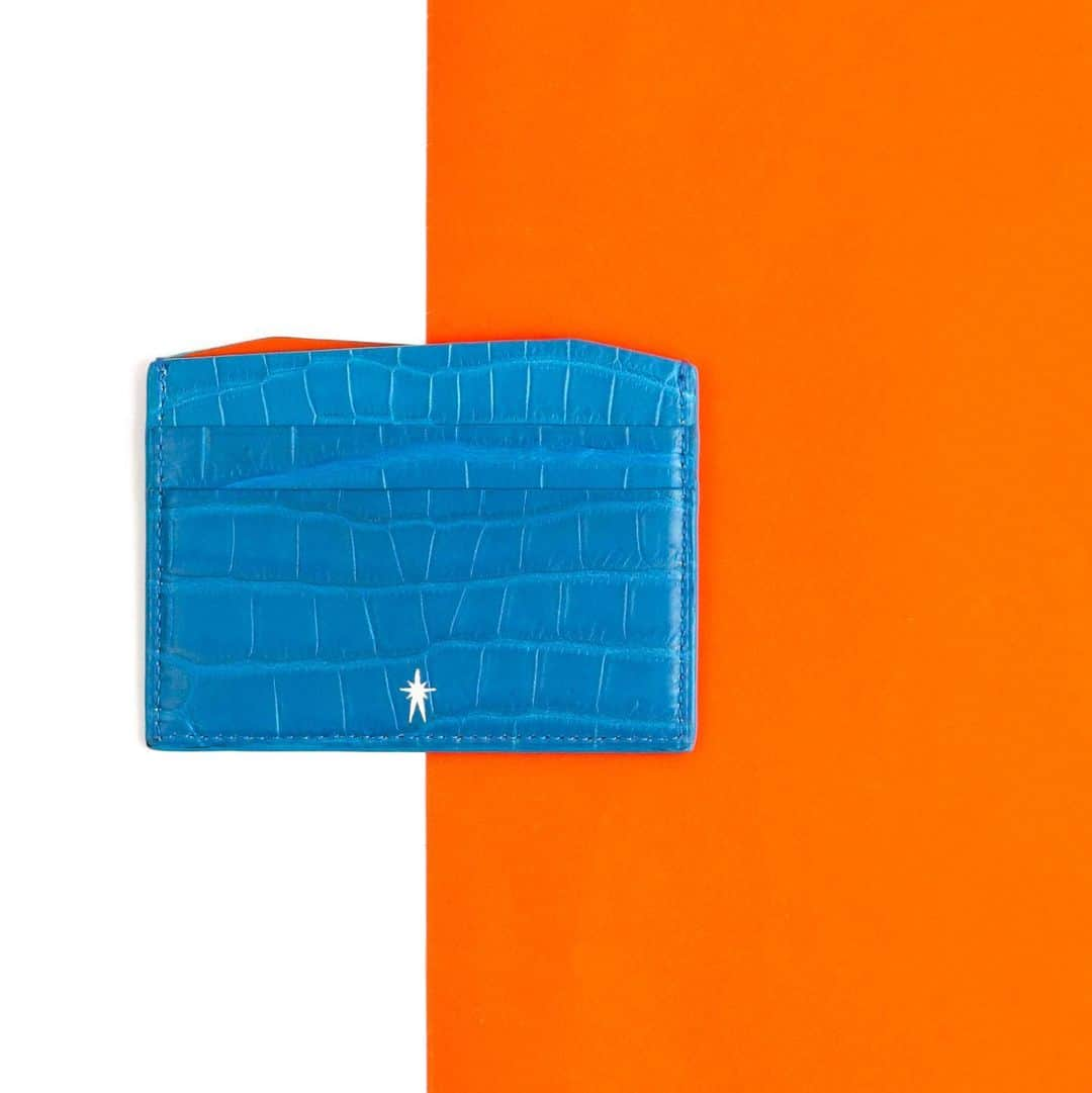 コルテさんのインスタグラム写真 - (コルテInstagram)「💧 Our trusty Steven cardholder in a stunning blue alligator💧 • • #Corthay #Steven #Cardholder #TheFinestShoes #LaCouleurCestCorthay」5月24日 19時27分 - maison_corthay