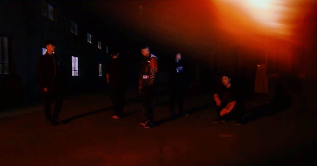 プニエル のインスタグラム：「Start off your weekend with B.O.D ! Who’s dancing to it already?? 🙋‍♂️🕺🏻 불금은 B.O.D 로 시작! 이미 춤 추고있는 사람?! 🙋‍♂️🕺🏻」