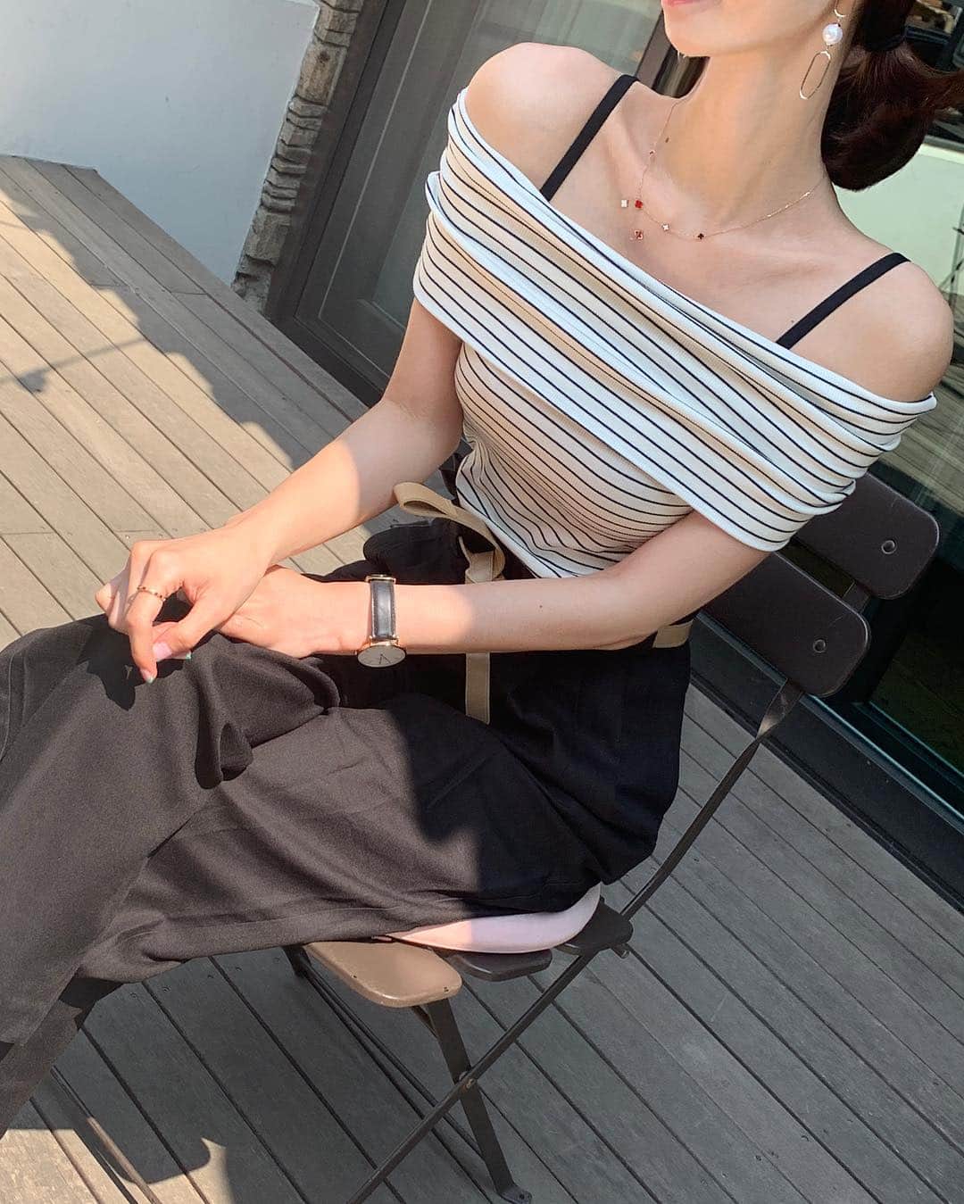 キム・ミニさんのインスタグラム写真 - (キム・ミニInstagram)「나는 이 얼룩진 햇살들이 너무 좋아 😍 #Minimalismseoul #Mimiwor #mimiworjewelry」5月24日 19時47分 - mimiwor