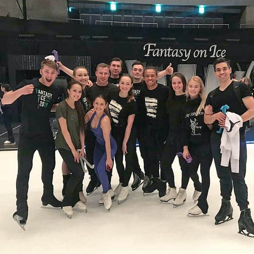 アレクセイ・ロゴノフさんのインスタグラム写真 - (アレクセイ・ロゴノフInstagram)「Today we start "Fantasy on ice" tour.👏🇯🇵 The best audience of the planet! . . .  #АлексейРогонов #УстимкинаРогонов #АлинаЗагитова #fantasyonice #zagitova #hanyuyuzuru #yuzuruhanyu #Holidayonice #artonice #ЕвгенияМедведева #satokomiyahara #shizukaarakawa #stephaneLambiel #evgeniPlushenko #rikakinira ##johnyweir #javierFernande_ #elizavetatuktamysheva #cappelinilanotte #japan #юзуруханю #UstimkinaRogonov」5月24日 19時58分 - rogonov_alex