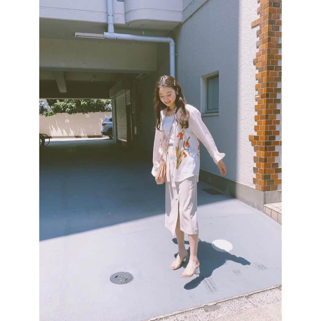 齊藤英里さんのインスタグラム写真 - (齊藤英里Instagram)「朝から撮影でした〜☀︎ 今日は暑かったー！！！！ #ootd」5月24日 19時51分 - erisaito.official