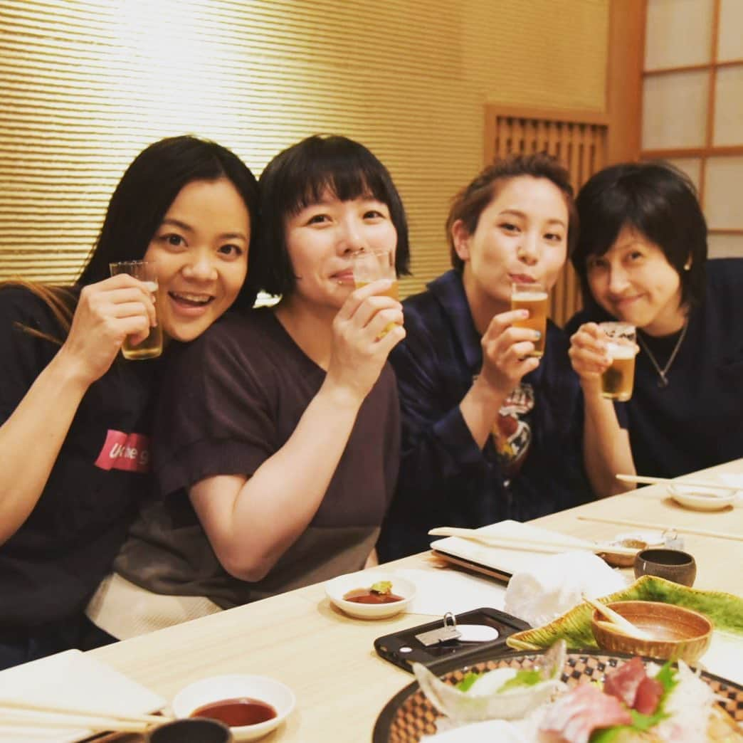 三好春奈さんのインスタグラム写真 - (三好春奈Instagram)「Unlock the girls2 ツアー終了しました🙌 4本のどれもが本当に楽しかったー！ゲネでギリギリ新兵器の赤ベースちゃん投入したけどこれが大成功。昭和 平成そして令和の香さんの楽曲遡りましたがどの時代も本当に素敵な曲ばっかりでした☺️演奏できて幸せだったー！！ #unlockthegirls #岸谷香」5月24日 20時00分 - bassnohalna