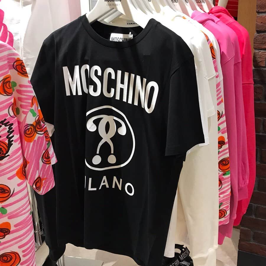 HANKYU.MODEさんのインスタグラム写真 - (HANKYU.MODEInstagram)「MOSCHINO TSHIRT COLLECTION At 3Ｆ MODE  #Hankyu #HANKYUMODE #umedahankyu #阪急うめだ本店 #うめだ阪急 #阪急百貨店 #osaka #umeda #mode #moschino #モスキーノ #tshirt #tシャツ」5月24日 20時01分 - hankyumode