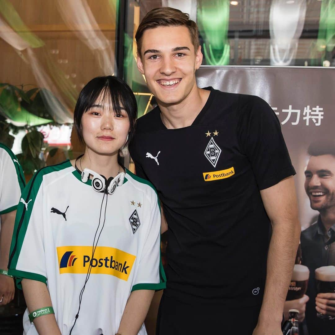 ボルシア・メンヒェングラートバッハさんのインスタグラム写真 - (ボルシア・メンヒェングラートバッハInstagram)「🇨🇳 💚 #DieFohlen! 😍😃」5月24日 20時08分 - borussia