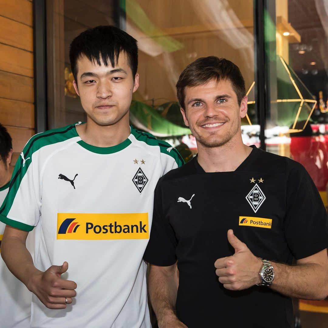 ボルシア・メンヒェングラートバッハさんのインスタグラム写真 - (ボルシア・メンヒェングラートバッハInstagram)「🇨🇳 💚 #DieFohlen! 😍😃」5月24日 20時08分 - borussia