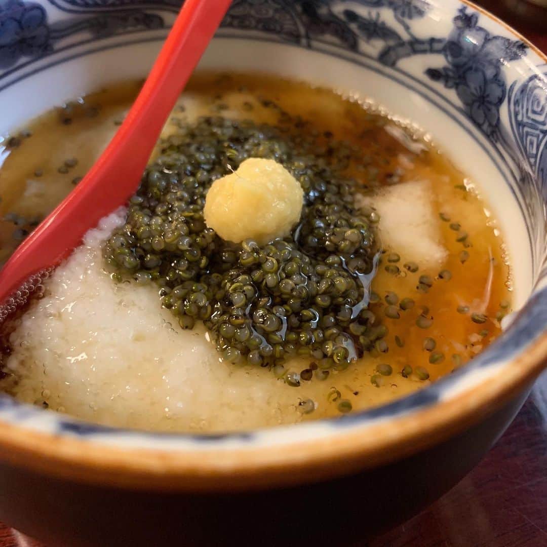 佐々木希さんのインスタグラム写真 - (佐々木希Instagram)「#秋田空港 ありがとう、あや💐 また来たいって言ってくれて この上なく幸せだ！ しっかし、食べてばかりの旅だったなぁ。 最後の最後まで…笑 空港では、とんぶりなど食べました。 ほんと写真が、食べ物だらけ🤭  ただ！改めて秋田食材は最高で、山菜が豊富なこの時期に秋田行って良かった。 まぁ、どの季節も美味しいのだけどもね。  東京戻ってから食べる量や物を調節しております…😭 今回の秋田旅はこれでおしまいです🌈 長々と失礼しました！  #秋田旅 #大政絢 さん」5月24日 20時09分 - nozomisasaki_official