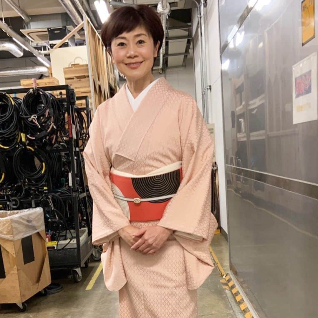 神野美伽さんのインスタグラム写真 - (神野美伽Instagram)「先日 アップしたお着物 着てみると こんな感じでした ❗️ #kimono #着物コーディネート#ごごウタ」5月24日 20時09分 - mika_shinno_japan