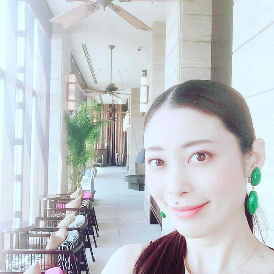 珠洲春希さんのインスタグラム写真 - (珠洲春希Instagram)「滞在中、ひょっこりな時間が出来たので、束の間のティータイムを。 アフタヌーンティーなんて、いつぶりでしょうか😭 大好きな友に会えた幸せな時間☺️ #仕事 #アフタヌーンティ #親友」5月24日 11時17分 - harukisuzu54