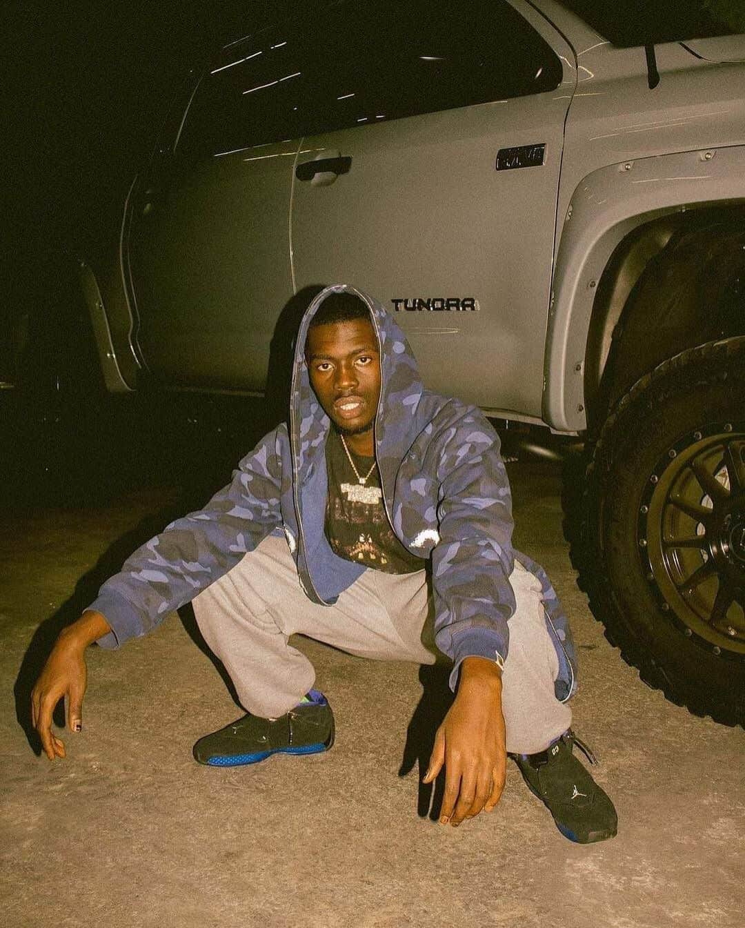 HYPEBEASTさんのインスタグラム写真 - (HYPEBEASTInstagram)「@hypebeastmusic: @sheckwes returns with a new track. Head on over to the link in our bio to check out “Losing My Mind.” Photo: @rayscorruptedmind」5月24日 11時26分 - hypebeast