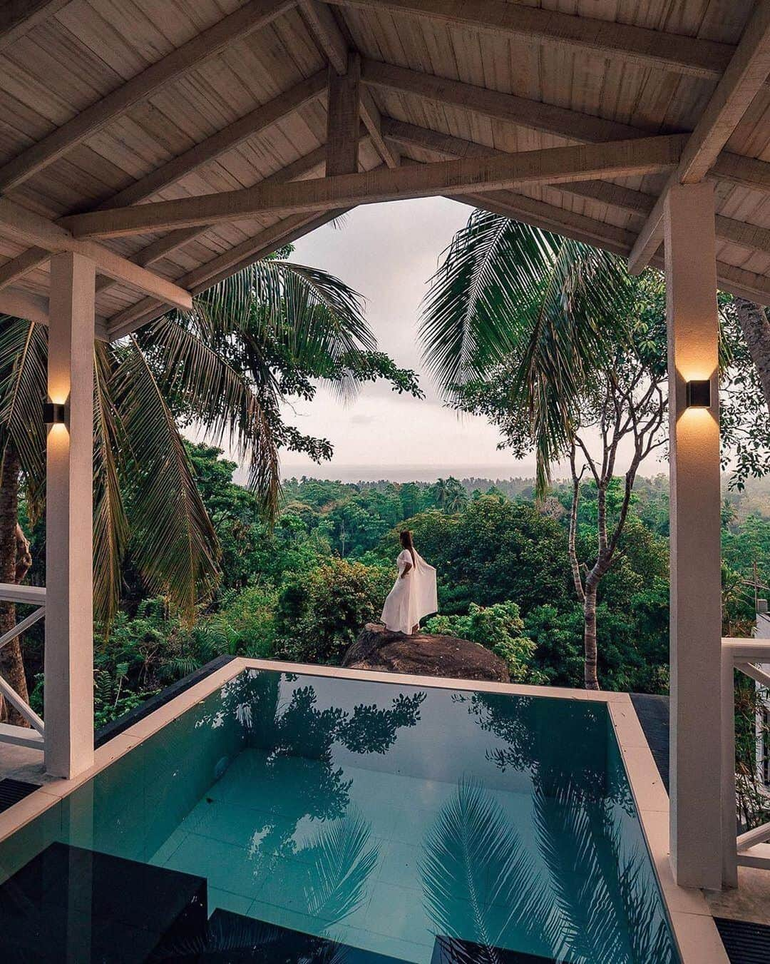 BEAUTIFUL HOTELSさんのインスタグラム写真 - (BEAUTIFUL HOTELSInstagram)「"This is another gem from Sri Lanka: the Tabula Rasa Resort ❤ it's beautiful view and atmosphere conquered my heart." Don't you want to unwind at the Sky Bar terrace at the Tabula Rasa Resort? 😍 (📷: @onlyfortravel 📍: Tabula Rasa Resort, Sri Lanka)」5月24日 11時33分 - beautifulhotels