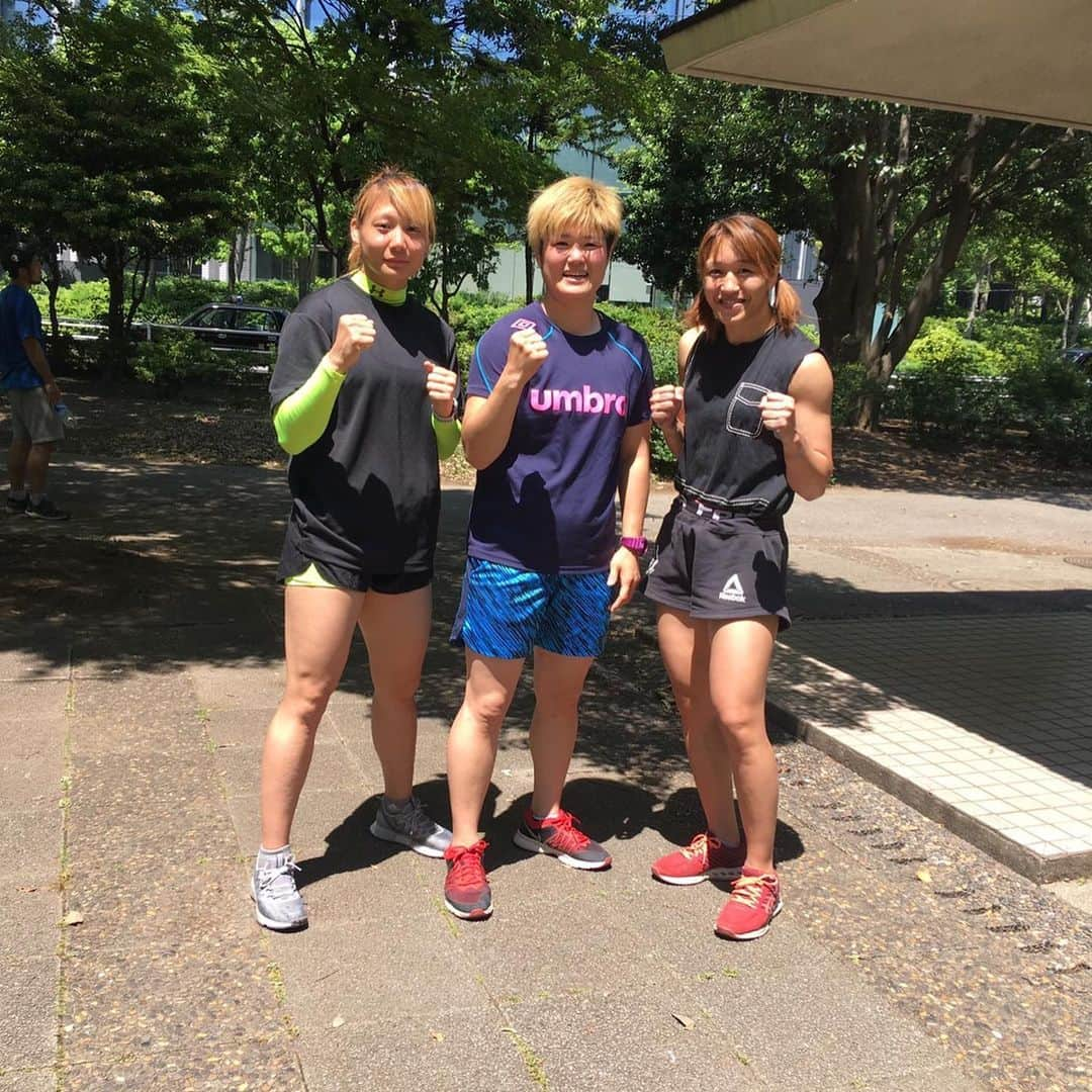 朱里さんのインスタグラム写真 - (朱里Instagram)「running🏃‍♂️ #run #running #runninggirl #jog #jogging #hotday #sun #sunny #mma #wmma #rizin #deepjewels #pancrase #ufc #body #diet #training #park #toyamapark #ランニング #ランニング女子 #ジョギング #ジョギング女子 #暑い」5月24日 11時36分 - syuri_official