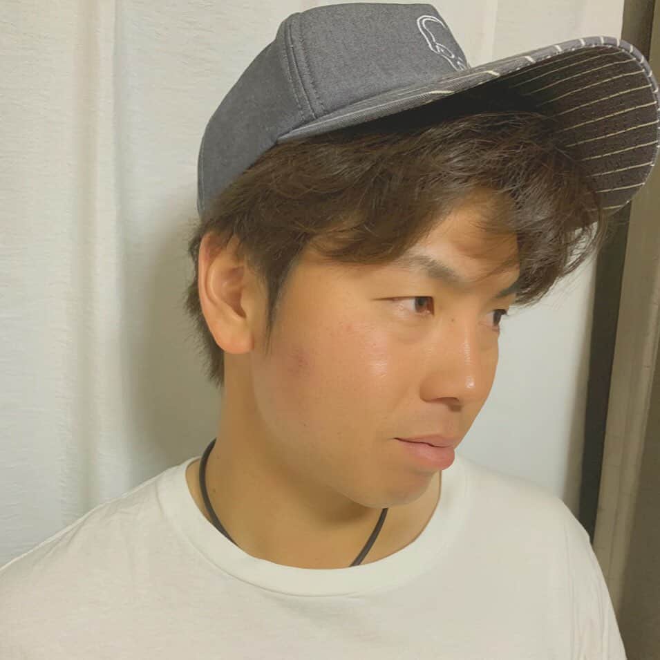 梅野隆太郎さんのインスタグラム写真 - (梅野隆太郎Instagram)「左頬は綺麗です(笑)  #勝つバイ 効果継続中^ - ^  今日も頑張りますよ！  #梅野隆太郎 #阪神タイガース #bigfumi」5月24日 11時50分 - ryutaro_umeno_official