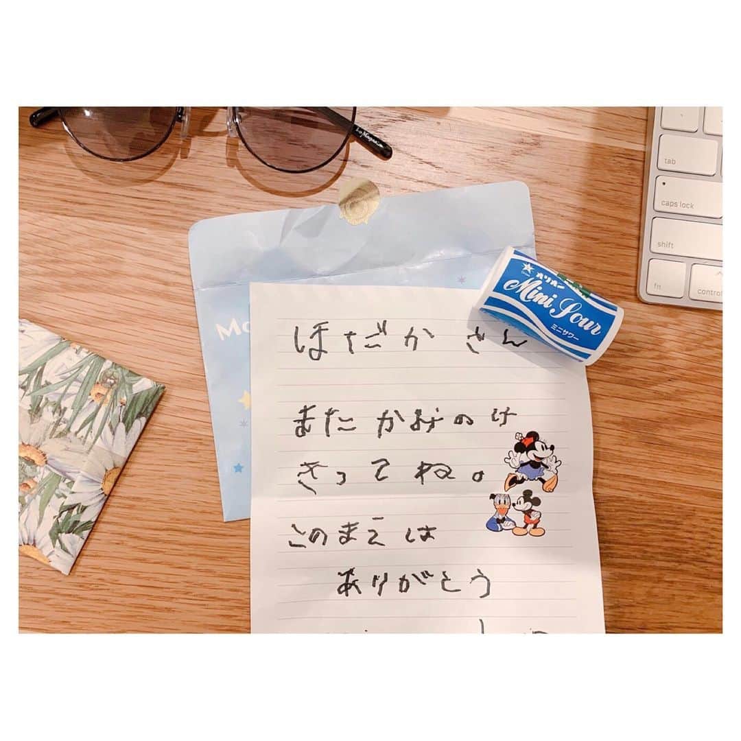 前原穂高のインスタグラム：「ちいさなお客様から 手紙をもらいました😍 「美容師やっててよかったな」と思う瞬間。 だから美容師はやめられない ㅤㅤㅤ #このあとラムネは美味しくいただきました #ヘア #ヘアカラー #ヘアアレンジ #ヘアスタイル #ヘアメイク #ヘアセット #アレンジ #スタイリング #ほだかっと #ほだからー #ヘアサロン #サロン #美容室 #hair #hairstyle #haircolor @vvvvvvioletttttt  @vvvvvviolet_nagoya  #美容室violet」