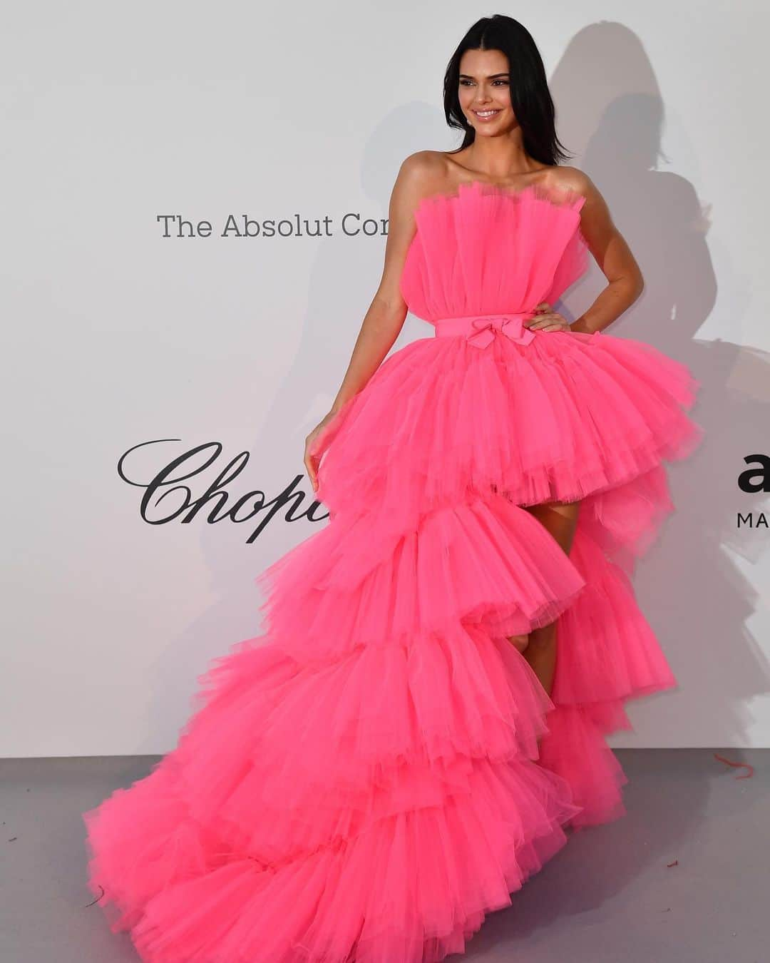 Vogue Australiaさんのインスタグラム写真 - (Vogue AustraliaInstagram)「#KendallJenner stuns in a #GiambattistaValli x #HM collaboration gown at the 2019 amfAR Gala red carpet in Cannes. Link in the bio to see the best of the carpet and for details on H&M’s new designer collaboration, which drops tomorrow! 📸 Getty Images」5月24日 12時05分 - vogueaustralia