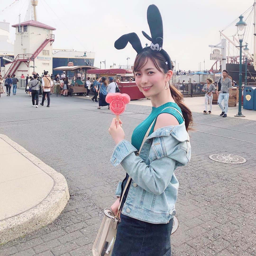 農海姫夏さんのインスタグラム写真 - (農海姫夏Instagram)「あげよっか？🍦 ・ ・ #ミニーアイス#オズワルド」5月24日 12時20分 - hina_noumi