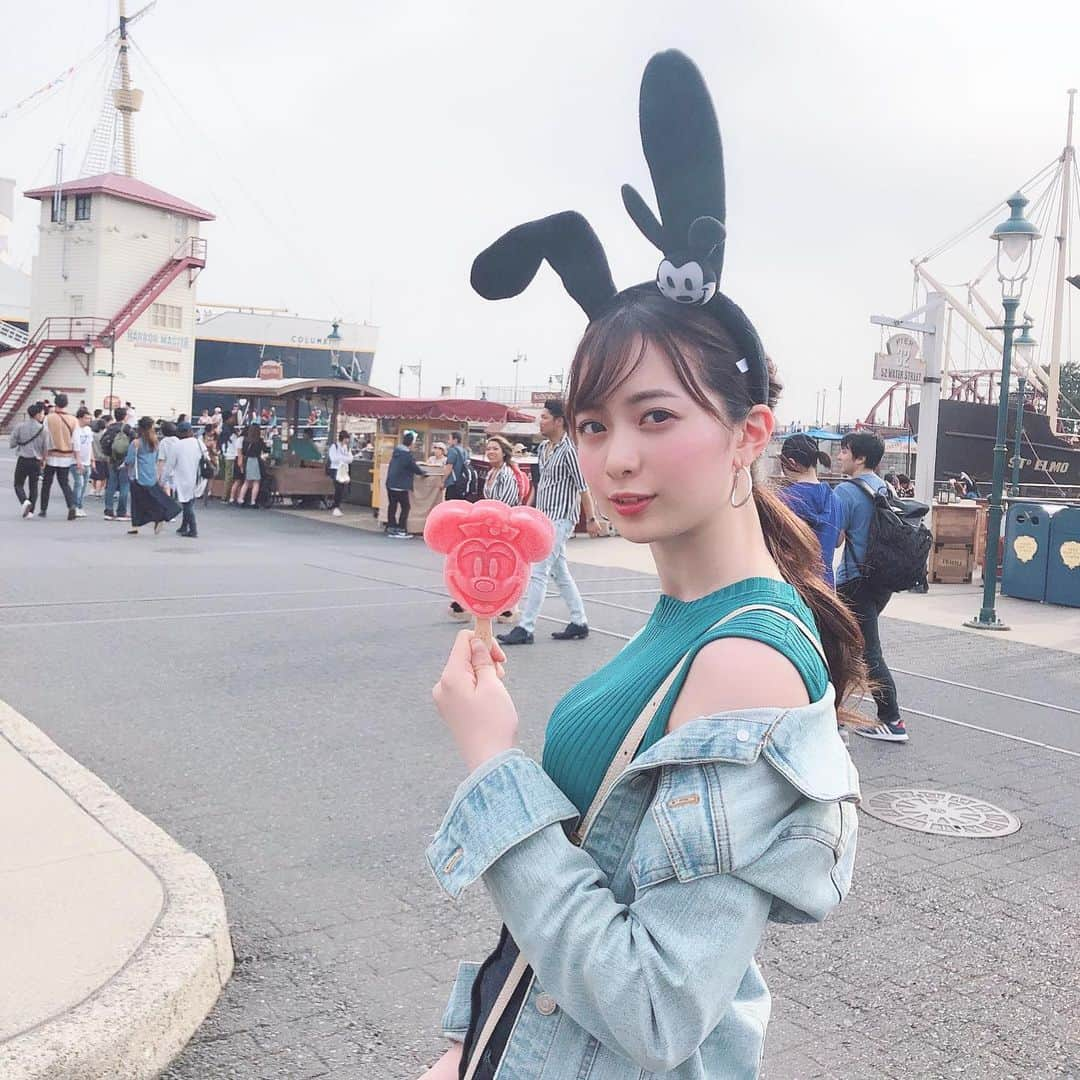 農海姫夏さんのインスタグラム写真 - (農海姫夏Instagram)「あげよっか？🍦 ・ ・ #ミニーアイス#オズワルド」5月24日 12時20分 - hina_noumi