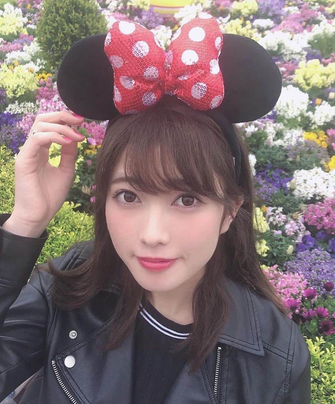 美女美容事情さんのインスタグラム写真 - (美女美容事情Instagram)「《雨の日☔️ディズニー🐭🧀☁️》⠀ *⠀ リポストを使って、素敵な写真📷✨を投稿されてる方を紹介させて頂く⠀⠀⠀⠀ 【💄美女美容事情💅】のコーナーです✨⠀ *⠀⠀⠀⠀⠀⠀⠀ いいねやコメント、フォローして応援してね❤︎🥰🎶⁣⠀ *⠀⠀⠀⠀⠀⠀⠀ 今回ご紹介させて頂きますのは❤︎⠀ し お り🍎さん< @shioringo1224 >の素敵なお写真📸⠀ *⠀ 天気がすぐれないとスムーズにまわれて得した気分🐭🧀⠀ 雨の日のディズニーは狙い目ですね✨😚⠀ *⠀⠀ し お り🍎さんのアカウントには他にも素晴らしい投稿が沢山ありますので是非覗いてみて💁‍♀️💙⠀ *⠀⠀ し お り🍎さん< @shioringo1224 >⠀ 素敵な投稿ありがとうございました☺️📸✨⠀⠀⠀⠀⠀⠀⠀⠀ △▼△▼△▼△▼△▼△▼△▼△▼△▼⠀⠀⠀⠀⠀⠀⠀⠀⠀⠀⠀⠀⠀⠀⠀⠀⠀⠀⠀⠀⠀⠀⠀⠀⠀⠀⠀⠀⠀⠀⠀⠀⠀ ❤🧡💛「美女美容事情」💚💙💜⠀⠀⠀⠀⠀⠀⠀⠀⠀⠀⠀⠀⠀⠀⠀ 👇掲載ご希望の方は👇⠀⠀⠀⠀⠀⠀⠀⠀⠀⠀⠀⠀⠀⠀⠀⠀ @b_b_j.jタグ付けと🖤 # ビジョビ⠀🖤⠀⠀⠀⠀⠀⠀⠀⠀⠀⠀⠀⠀⠀⠀⠀ をタグ付けお願いします✨⠀⠀⠀⠀⠀⠀⠀⠀⠀⠀⠀⠀⠀⠀⠀⠀ ――――――――――――――――⠀⠀⠀⠀⠀⠀⠀⠀⠀⠀⠀⠀⠀⠀⠀⠀⠀⠀⠀⠀⠀⠀⠀ ～姉妹アカウントのご紹介～⠀⠀⠀⠀⠀⠀⠀⠀⠀⠀⠀⠀⠀⠀⠀⠀⠀⠀⠀⠀⠀⠀⠀⠀⠀⠀⠀ ◇美容情報を紹介している«美女美容事情～Beauty～»⠀⠀⠀⠀⠀⠀⠀⠀⠀⠀⠀⠀⠀⠀⠀⠀⠀⠀⠀⠀⠀⠀⠀⠀⠀⠀ ( @b_b_j.j_b )⠀⠀⠀⠀⠀⠀⠀⠀⠀⠀⠀⠀⠀⠀⠀⠀⠀⠀⠀⠀⠀⠀⠀⠀⠀⠀⠀ ◇美しい旅スポット紹介をしている«美 spot»⠀⠀⠀⠀⠀⠀⠀⠀⠀⠀⠀⠀⠀⠀⠀⠀⠀⠀⠀⠀⠀⠀⠀⠀⠀ ( @b__spo )⠀⠀ ⠀ ◇ビジョビがお届けするセレクトショップ«bi select»⠀ ( @bi_select )⠀ ⠀⠀⠀⠀⠀⠀⠀⠀⠀⠀⠀⠀⠀⠀⠀⠀⠀⠀⠀⠀⠀ よかったらこちらも覗いてみてね✨⠀ ――――――――――――――――⠀⠀⠀ @b_b_j.j⠀⠀ ⠀ #ディズニー #ディズニーランド #ディズニーシー #tdl⠀⠀⠀⠀ #tds #ディズニーコーデ⠀⠀ #ディズニー好き #ディズニー大好き⠀⠀ #東京ディズニー #ミニー ⠀ #可愛い #ディズニー好きと繋がりたい ⠀⠀⠀⠀⠀⠀ #ディズニー部 #笑顔⠀⠀ #カメラ女子 #カメラ女子部⠀⠀ #おでかけ #disney ⠀⠀⠀ #japan #tokyo⠀⠀⠀⠀ #minniemouse  #きれいめカジュアル ⠀⠀⠀⠀ #japanesegirl #お洒落な人と繋がりたい ⠀⠀⠀ #trip #カジュアル ⠀⠀⠀⠀⠀⠀ #disneylandtokyo #disneyland ⠀⠀⠀⠀⠀⠀⠀ #naturalbeauty #tokyodisneyland⠀」5月24日 12時22分 - b_b_j.j