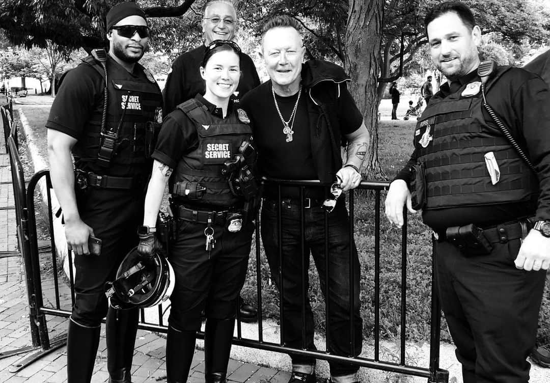 ロバート・パトリックさんのインスタグラム写真 - (ロバート・パトリックInstagram)「Today in Washington D.C. Met Retired General George Nicolson, Secret Service Harley-Davidson Motorcycle Division, Secret Service Motorcade. Two female Secret Service  members. One is the first Female Motorcycle Rider! Pretty Cool! Tomorrow is going to be epic! #ride #ridetothewall2019 #rollingthunder #harleydavidson #america」5月24日 12時56分 - ripfighter