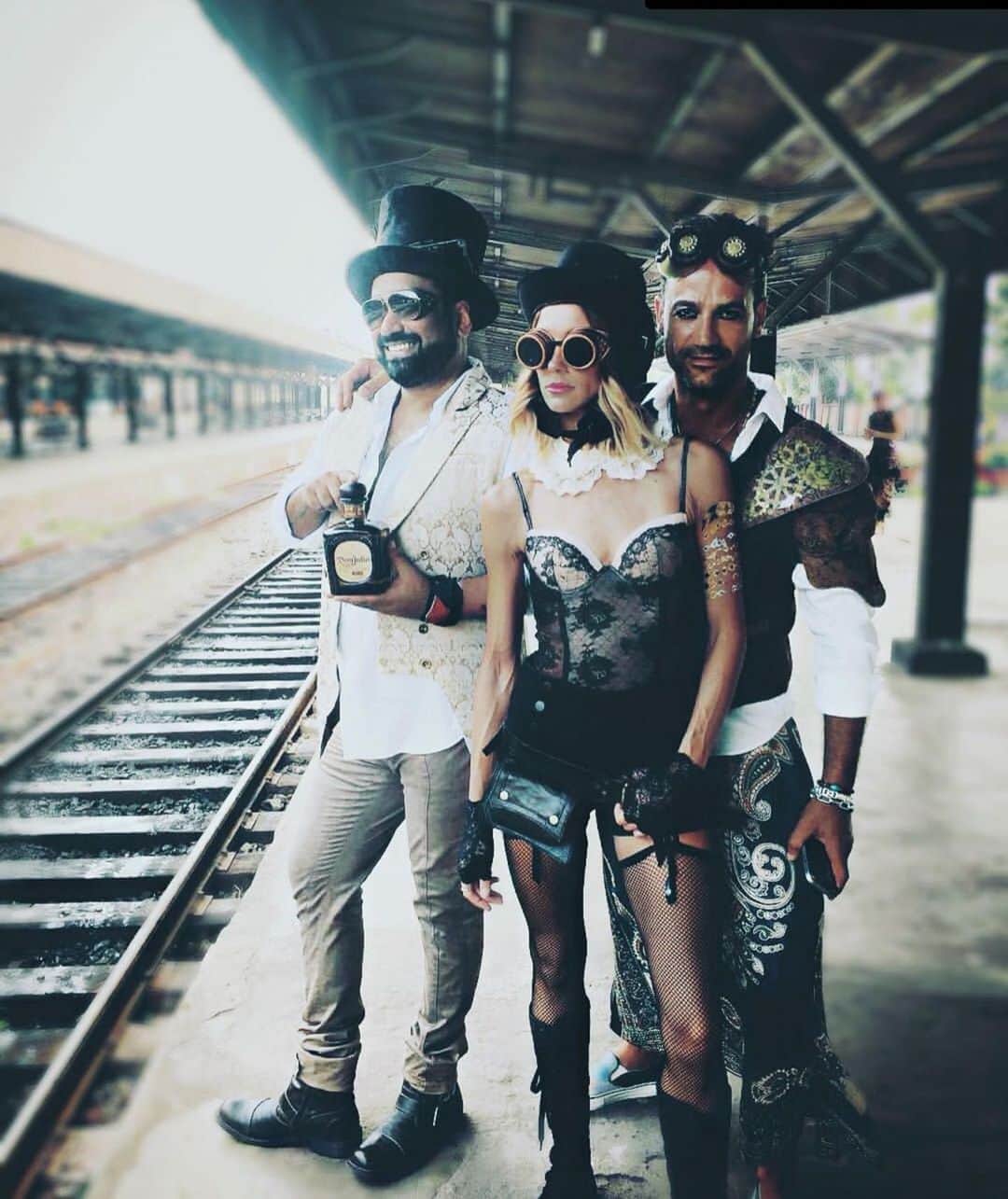シャーニ・ヴィンソンのインスタグラム：「#Repost @dineshwicks with @get_repost ・・・ TBThursday ...... Back to 2016, Dineshfest42 and The Disoriented Express.  All aboard .... 🚂」