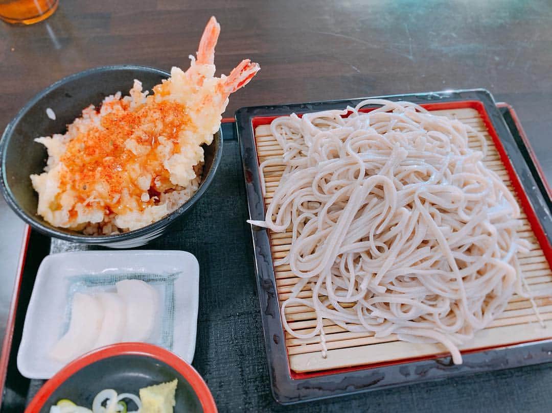 のインスタグラム：「お昼ご飯は長野と言えば お蕎麦！！ やはり美味い！！ ミニ天丼も美味しかったー(^^) 今日もステキなお仕事に感謝！」