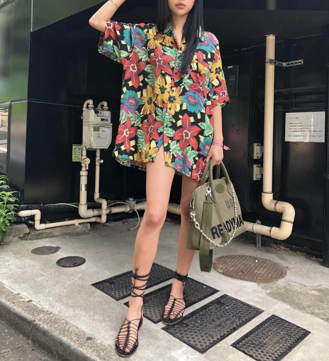 Juriさんのインスタグラム写真 - (JuriInstagram)「今日の服 Juemi Syncretic  ビンテージシャツを借りた🤩 実物はもっとくすみカラーで可愛い。 . 明日はラフォーレ店頭にいきます❤︎ 古着も追加予定ですー！ #juemisyncreticvintage  #juemi #ビンテージ #シャツ #readymade #chromehearts」5月24日 14時12分 - juritakiguchi