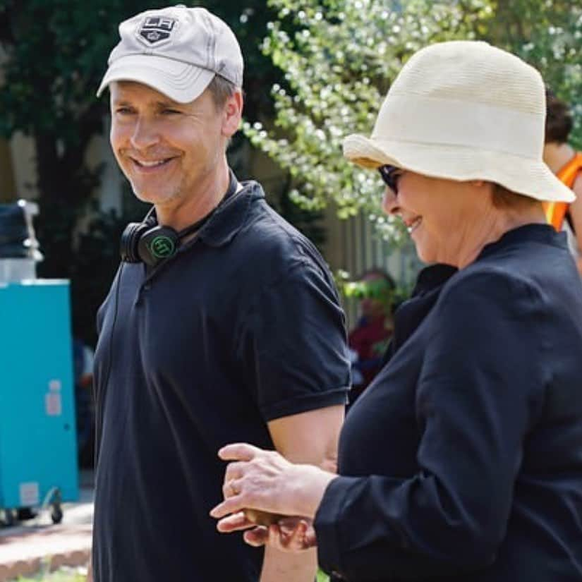 チャド・ロウさんのインスタグラム写真 - (チャド・ロウInstagram)「I’m going to miss working with all the wonderful, talented, people on @lifeinpiecescbs!  Here I am acting like I’m not star struck while giving direction to two time Oscar winner Dianne Wiest (who was lovely) 😜」5月24日 14時15分 - ichadlowe