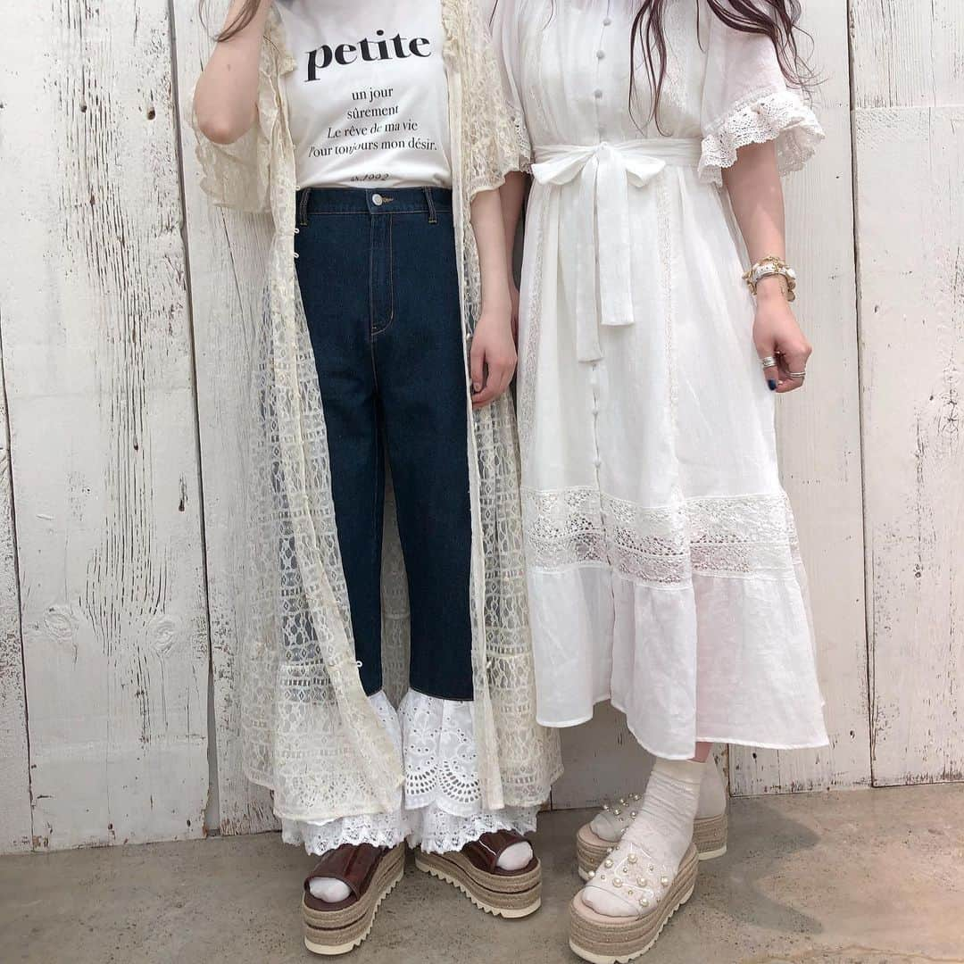 one after another NICECLAUPさんのインスタグラム写真 - (one after another NICECLAUPInstagram)「ㅤㅤㅤㅤㅤㅤㅤㅤㅤㅤㅤㅤㅤ  ㅤㅤㅤㅤㅤㅤㅤㅤㅤㅤㅤㅤㅤ 【petite by  niceclaup  2nd collection 🥀💕】 ㅤㅤㅤㅤㅤㅤㅤㅤㅤㅤㅤㅤㅤ  ㅤㅤㅤㅤㅤㅤㅤㅤㅤㅤㅤㅤㅤ 【5/25 12:00〜 公式通販サイトで通常販売スタート❤︎】 ㅤㅤㅤㅤㅤㅤㅤㅤㅤㅤㅤㅤㅤ 大変お待たせいたしました！ ㅤㅤㅤㅤㅤㅤㅤㅤㅤㅤㅤㅤㅤ  ㅤㅤㅤㅤㅤㅤㅤㅤㅤㅤㅤㅤㅤ  明日5/25 12:00〜公式通販サイトで 通常販売をスタートします☺︎ ㅤㅤㅤㅤㅤㅤㅤㅤㅤㅤㅤㅤㅤ 今回は5型 🍒🍒 ㅤㅤㅤㅤㅤㅤㅤㅤㅤㅤㅤㅤㅤ  店頭でも既に完売しているアイテムも あるので、 お気に入りのアイテムをぜひ手に入れて❤︎ ㅤㅤㅤㅤㅤㅤㅤㅤㅤㅤㅤㅤㅤ  ㅤㅤㅤㅤㅤㅤㅤㅤㅤㅤㅤㅤㅤ 【 petite by NICECLAUP 】 ㅤㅤㅤㅤㅤㅤㅤㅤㅤㅤㅤㅤㅤ  特別なお洋服を詰め込んだ 自分だけの小さなお店。 ㅤㅤㅤㅤㅤㅤㅤㅤㅤㅤㅤㅤㅤ  自分だけの小さなこだわり。 ㅤㅤㅤㅤㅤㅤㅤㅤㅤㅤㅤㅤㅤ 自分だけの小さな夢。 ㅤㅤㅤㅤㅤㅤㅤㅤㅤㅤㅤㅤㅤ  誰にも秘密の小さな憧れを込めて、 毎日を輝かせるそんな1枚にしてほしい。。 ㅤㅤㅤㅤㅤㅤㅤㅤㅤㅤㅤㅤㅤ  @ricaco0505  @sakashiii0413 ㅤㅤㅤㅤㅤㅤㅤㅤㅤㅤㅤㅤㅤ 2人の思いが詰まった お洋服のラインナップ。ㅤㅤㅤㅤㅤㅤㅤㅤㅤㅤㅤㅤㅤ  こだわりのディテールと プリント、素材、シルエットを 実際にご覧いただけます🥀💕 ㅤㅤㅤㅤㅤㅤㅤㅤㅤㅤㅤㅤㅤ  ㅤㅤㅤㅤㅤㅤㅤㅤㅤㅤㅤㅤㅤ  ㅤㅤㅤㅤㅤㅤㅤㅤㅤㅤㅤㅤㅤ ※販売数に限りがございます。 販売終了の際は、ご了承ください。 ﻿ ﻿ ㅤㅤㅤㅤㅤㅤㅤㅤㅤㅤㅤㅤㅤ﻿﻿﻿﻿﻿﻿﻿﻿ プロフィール欄のURLから❤︎﻿﻿﻿﻿﻿﻿﻿﻿﻿ ﻿﻿﻿﻿﻿﻿﻿﻿﻿﻿ @niceclaup_official_﻿﻿﻿﻿﻿﻿﻿﻿﻿﻿ ㅤㅤㅤㅤㅤㅤㅤㅤㅤㅤㅤㅤㅤ﻿﻿﻿﻿﻿﻿﻿﻿﻿﻿ ﻿﻿ㅤㅤㅤㅤㅤㅤㅤㅤㅤㅤㅤㅤㅤ﻿﻿﻿﻿﻿﻿﻿﻿ ﻿﻿﻿﻿﻿﻿﻿﻿ #niceclaup #niceclaup_ootd #niceclaup_2019ss #ootd #2019ss #fashion﻿ #petitebyniceclaup #ナイスクラップ #さかりか」5月24日 14時30分 - niceclaup_official_