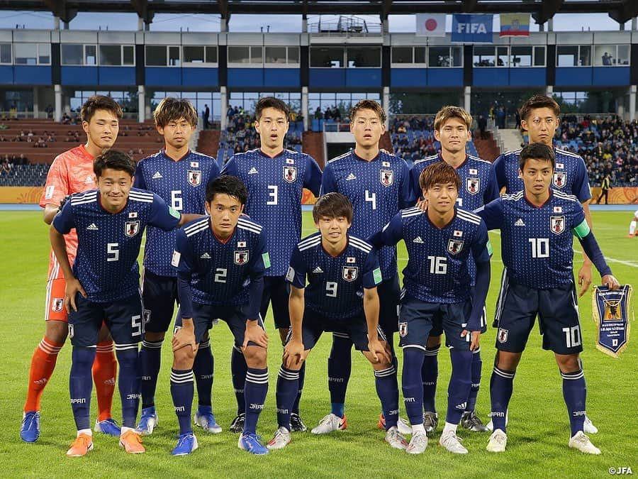 日本サッカー協会さんのインスタグラム写真 - (日本サッカー協会Instagram)「📸Match Photos① U-20日本代表は5月23日(木)、FIFA U-20ワールドカップポーランド2019の初戦でU-20エクアドル代表と対戦しました。前半にビハインドを追う難しい展開となりましたが、68分に山田康太選手がゴールを奪い、試合は1-1で終了。初戦は引き分けに終わりました。 ・ この試合で勝ち点1を手にした日本は、グループステージ突破に向けて26日(日)に中2日で第2戦・メキシコ戦に挑みます。 ・ GK 1 #若原智哉 DF 2 #東俊希 DF 3 #小林友希 DF 4 #瀬古歩夢 DF 5 #菅原由勢 MF 6 #郷家友太 →66' FW 14 #西川潤 MF 7 #伊藤洋輝 MF 9 #斉藤光毅 →HT FW 13 #宮代大聖 MF 10 #齊藤未月 (C) MF 16 #山田康太 →90+2' FW 20 #中村敬斗 FW 11 #田川亨介 ・ 監督 #影山雅永 ・ 🏆FIFA U-20ワールドカップポーランド 📅グループステージ 5/24 1-1 vsエクアドル🇪🇨 5/26 22:30 vsメキシコ🇲🇽 5/30 01:00 vsイタリア🇮🇹 ・ #daihyo #jfa #u20wc」5月24日 14時40分 - japanfootballassociation