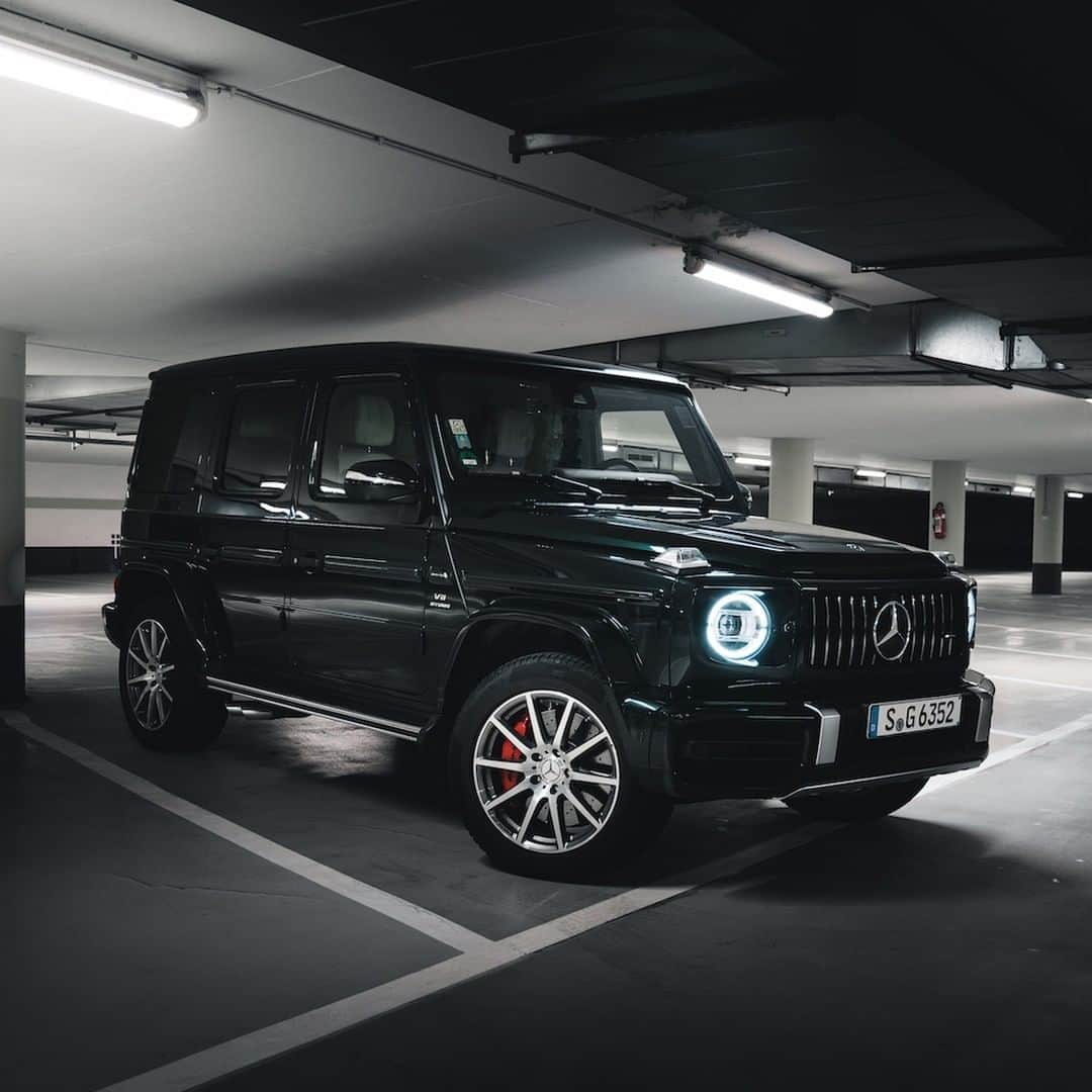 メルセデス・ベンツさんのインスタグラム写真 - (メルセデス・ベンツInstagram)「Ready to get adventurous. What are you waiting for? 🔥 📸: @hanneslhauser for #MBsocialcar [Mercedes-AMG G 63 | Kraftstoffverbrauch kombiniert: 13,1 l/100 km | CO₂-Emissionen kombiniert: 299 g/km | mb4.me/nefz]  #GClass #G63 #Strongerthantime #GWagon #Mercedes #MercedesAMG #Icon #Car #Cartastic #InstaCar #Performance #Dreamcar #DrivingPerformance」5月24日 15時00分 - mercedesbenz