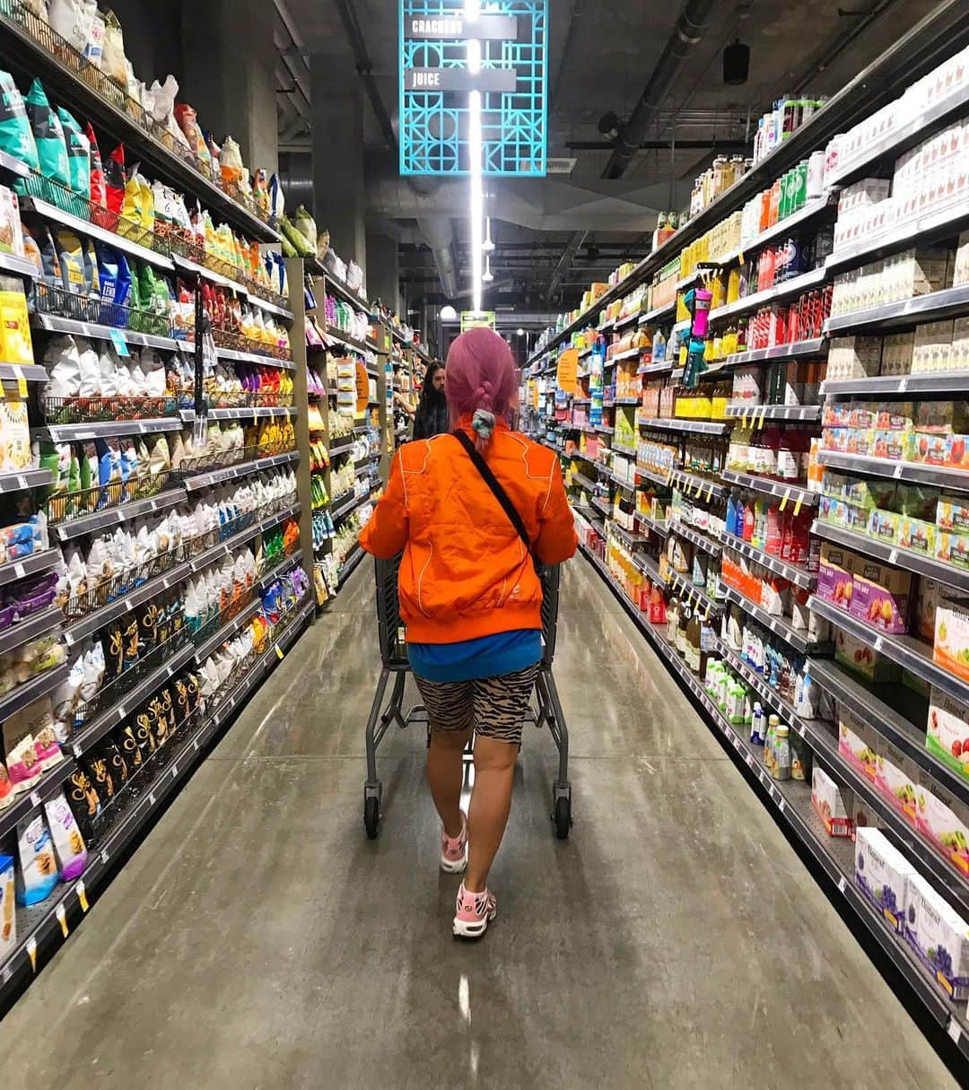 RIEHATAさんのインスタグラム写真 - (RIEHATAInstagram)「mommy's happy place & happy time 💓🥭🍋🍑 #WholeFoods 🌿🥒 日本にもできてほしいな✨」5月24日 15時02分 - riehata