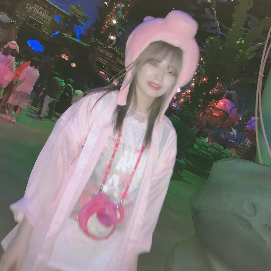 月雲ねるさんのインスタグラム写真 - (月雲ねるInstagram)「🐷💗💕 #ディズニー #ディズニーシー #ハム #マーメイドラグーン #アラビアンコースト #ピンク #コーデ #disney #disneysea #ootd #fashion #pink #디즈니 #디즈니씨 #패션 #패션스타그램 #오오티디 #옷 #옷스타그램 #코디 #데일리코디 #데일리룩 #셀카 #셀스타그램 #셀카그램 #얼스타그램 #셀피」5月24日 15時18分 - neruneruworld